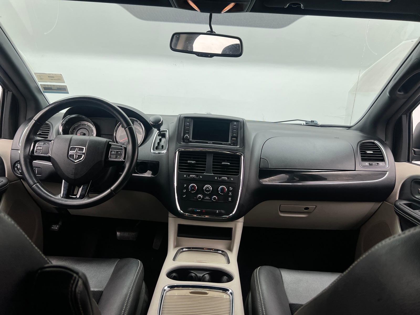 Thumbnail: 2018 Dodge Grand Caravan - 2