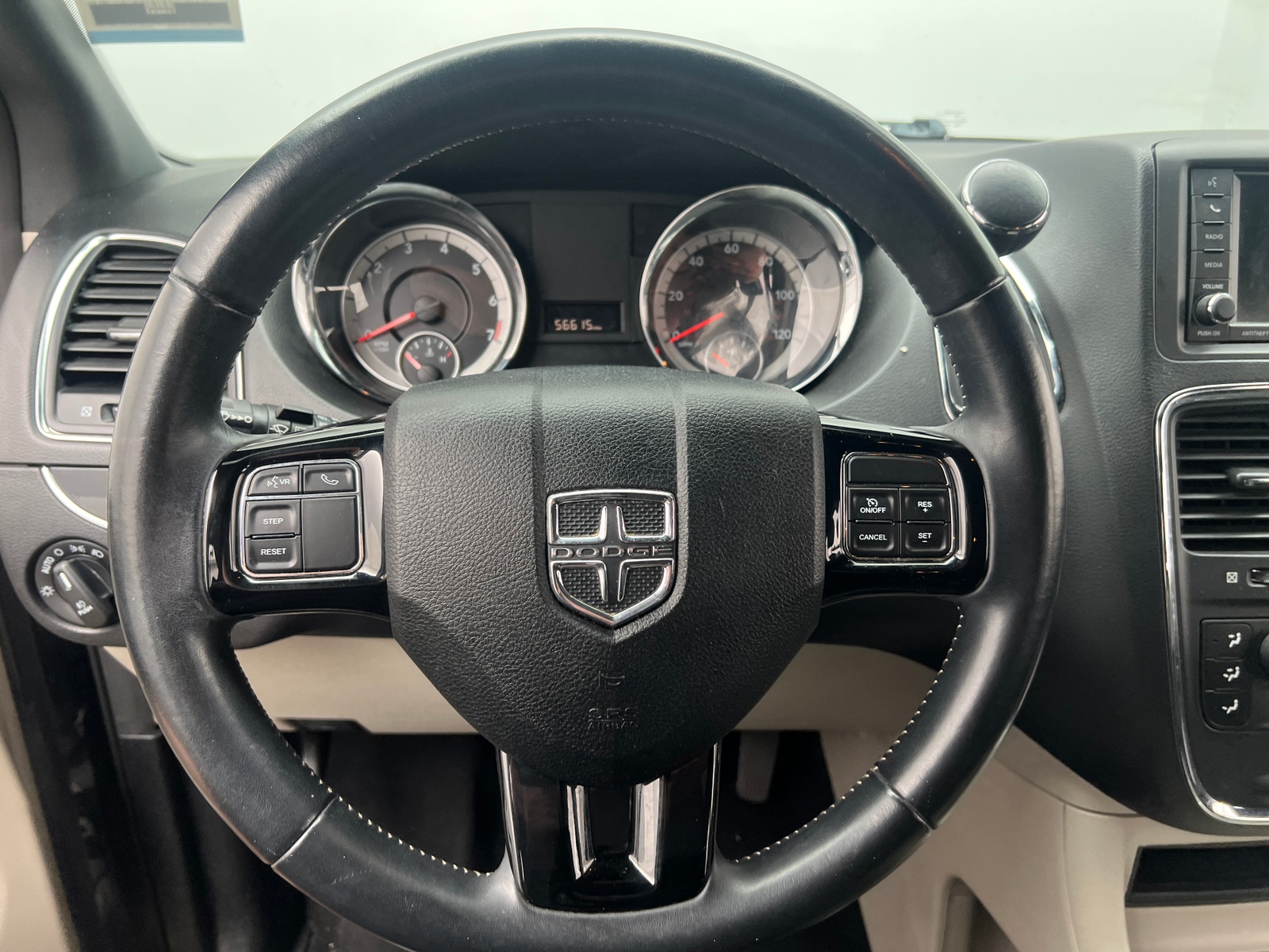 Thumbnail: 2018 Dodge Grand Caravan - 4
