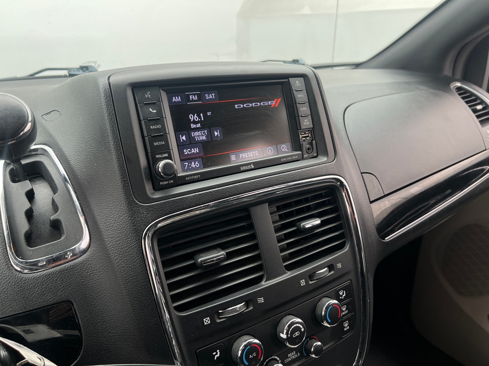 Thumbnail: 2018 Dodge Grand Caravan - 3
