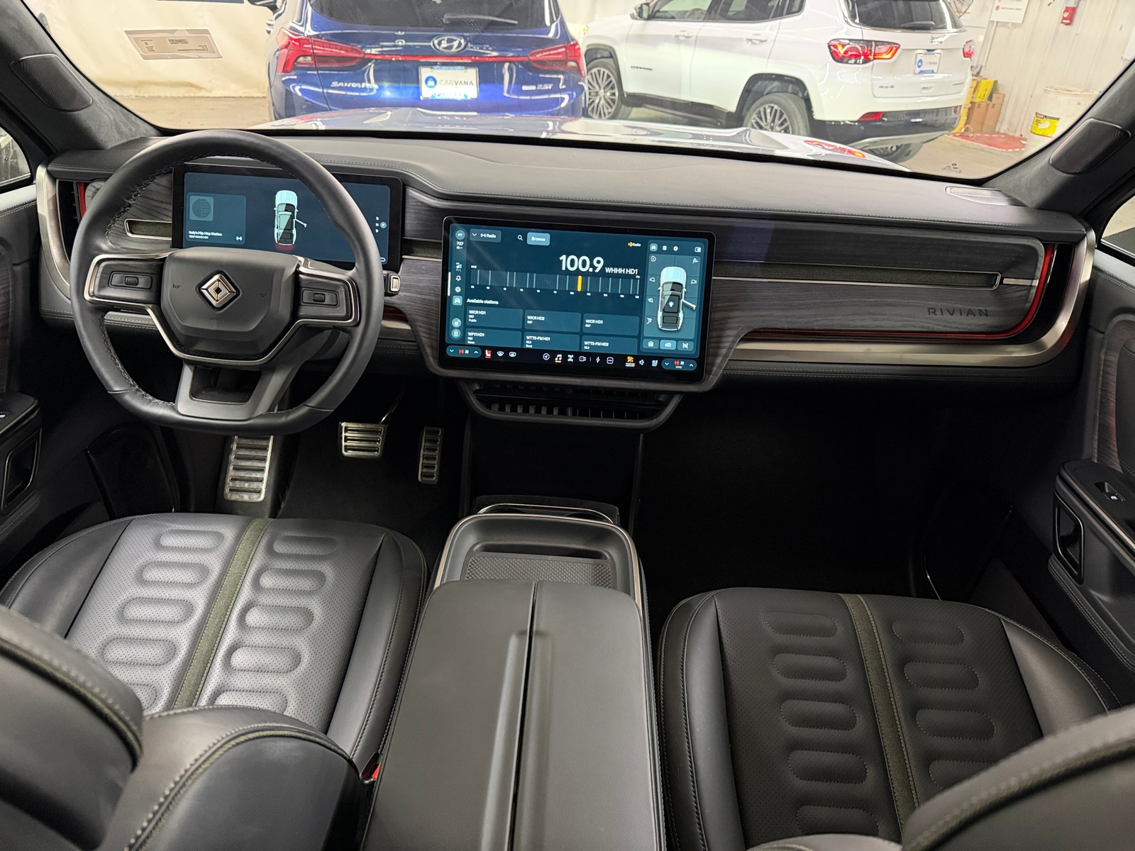 Thumbnail: 2024 Rivian R1S - 2