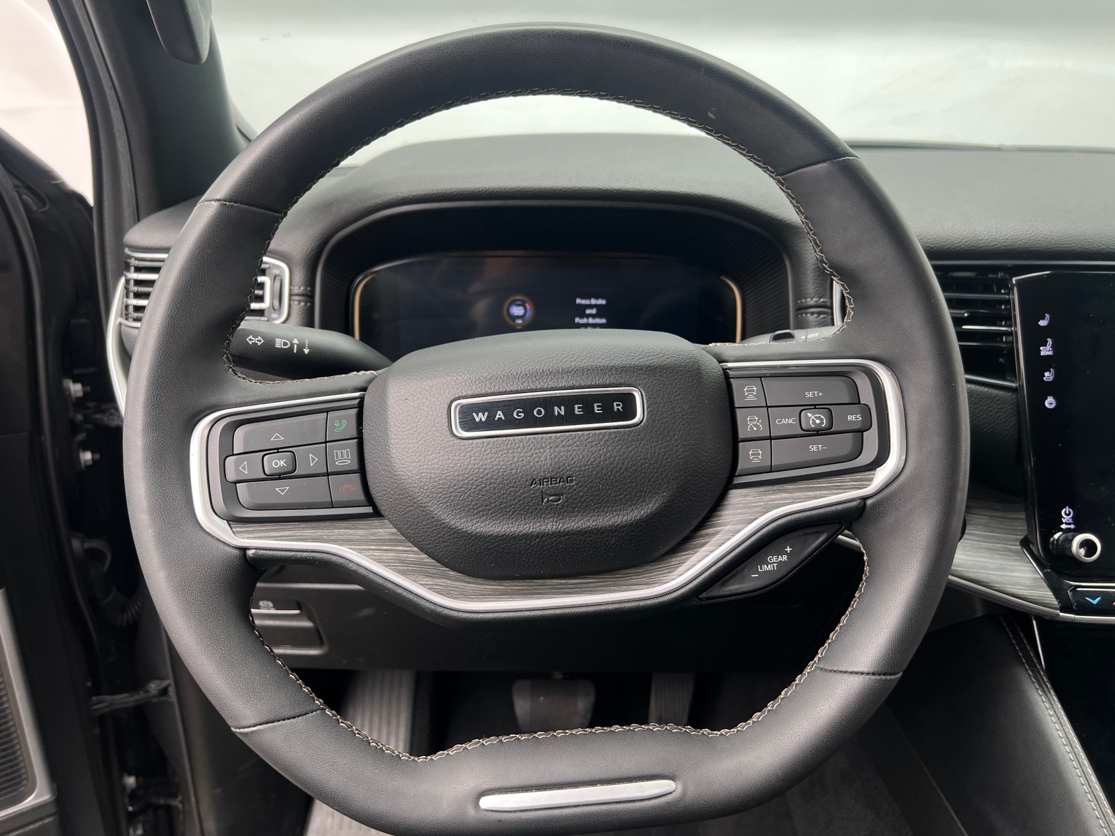 Thumbnail: 2024 Jeep Wagoneer - 4