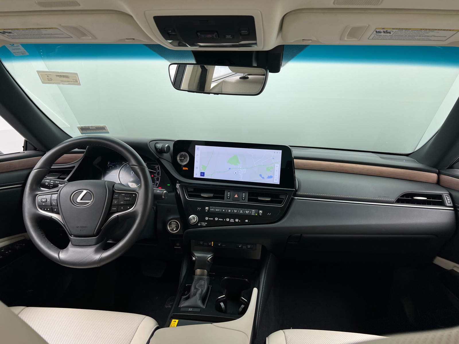 Thumbnail: 2024 Lexus ES - 3