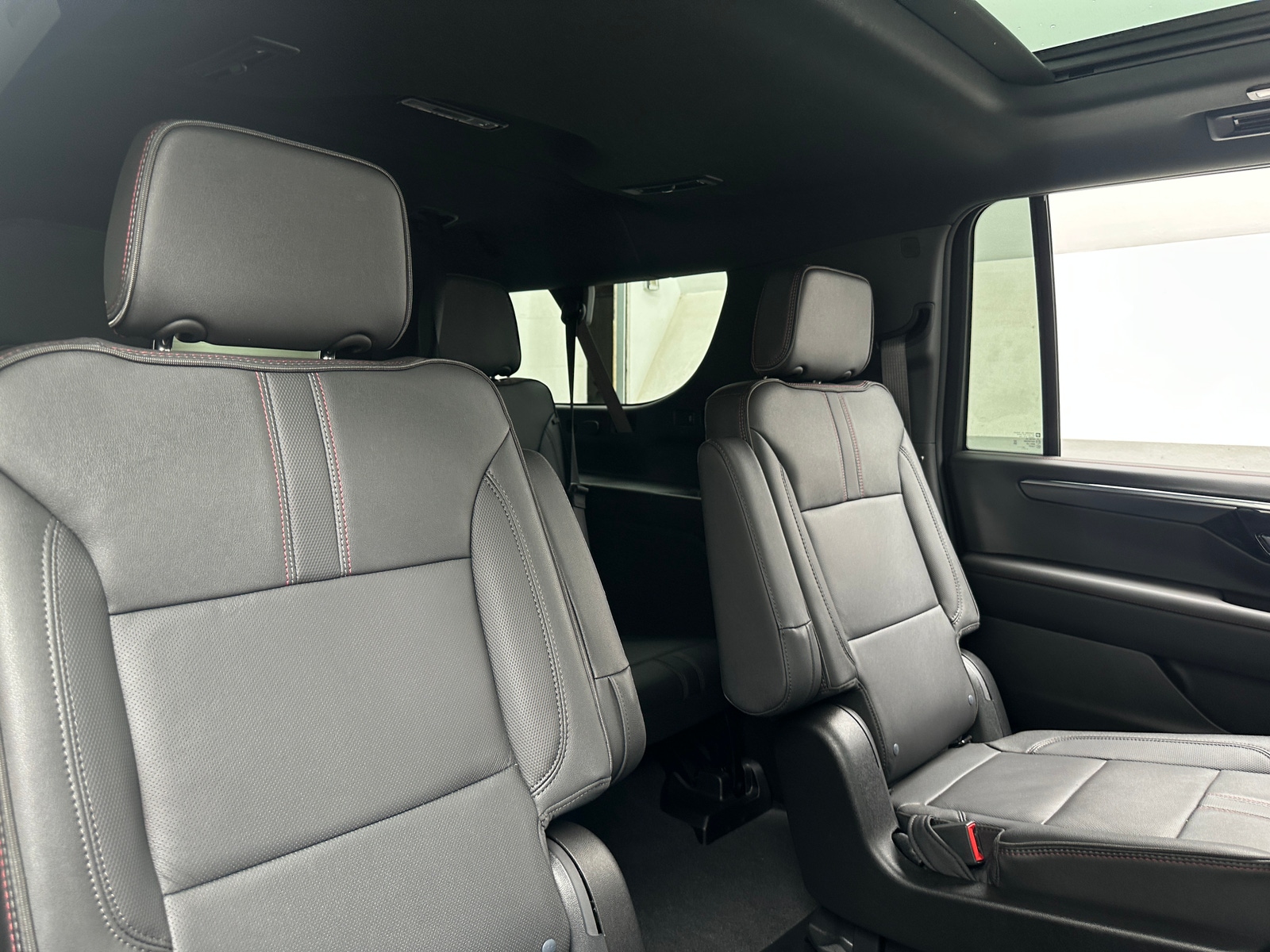 Thumbnail: 2026 Chevrolet Suburban - 5