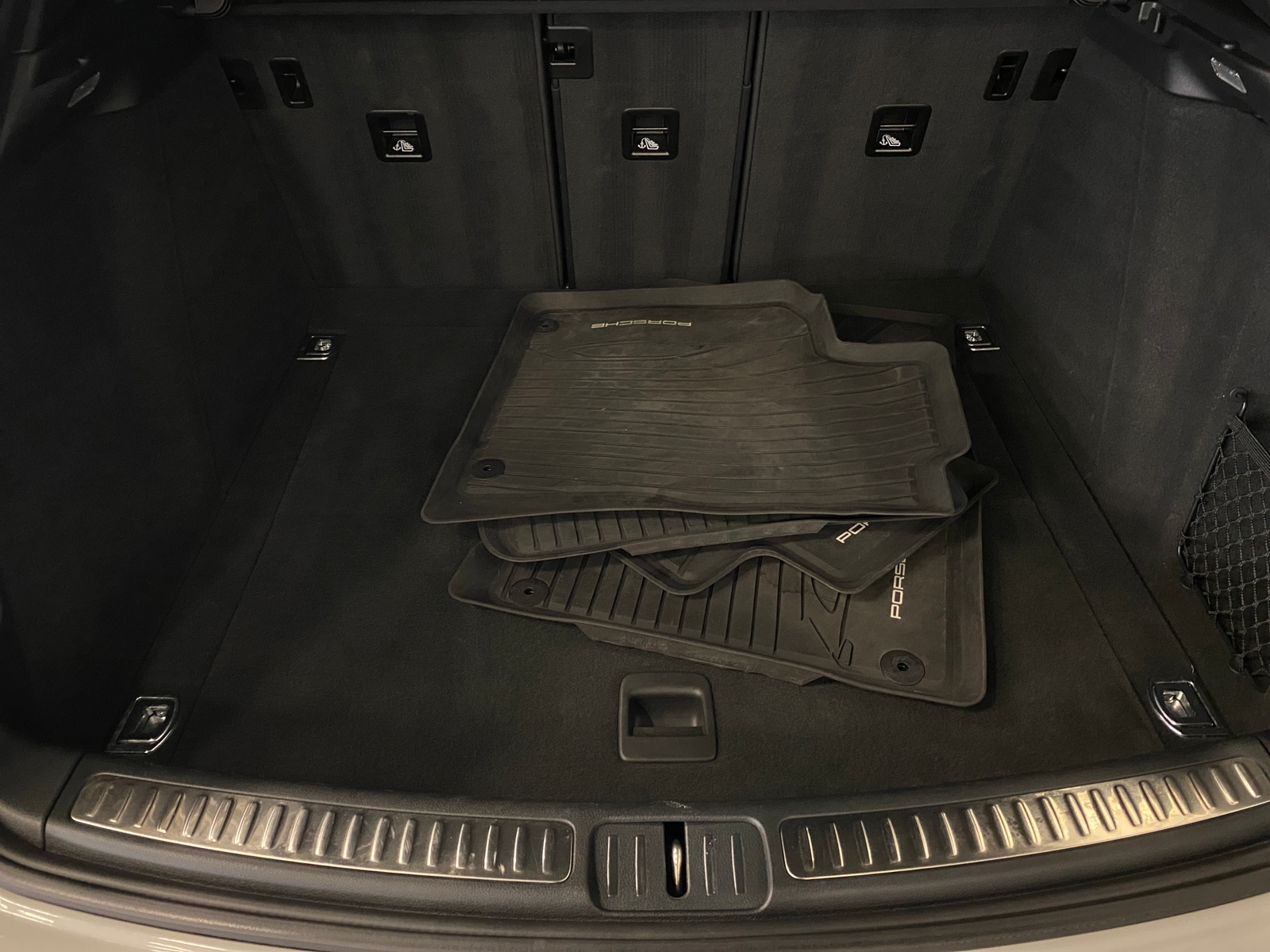 Thumbnail: 2024 Porsche Macan - 6