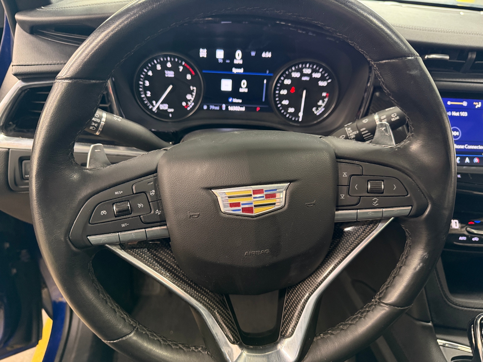 Thumbnail: 2023 Cadillac XT6 - 4