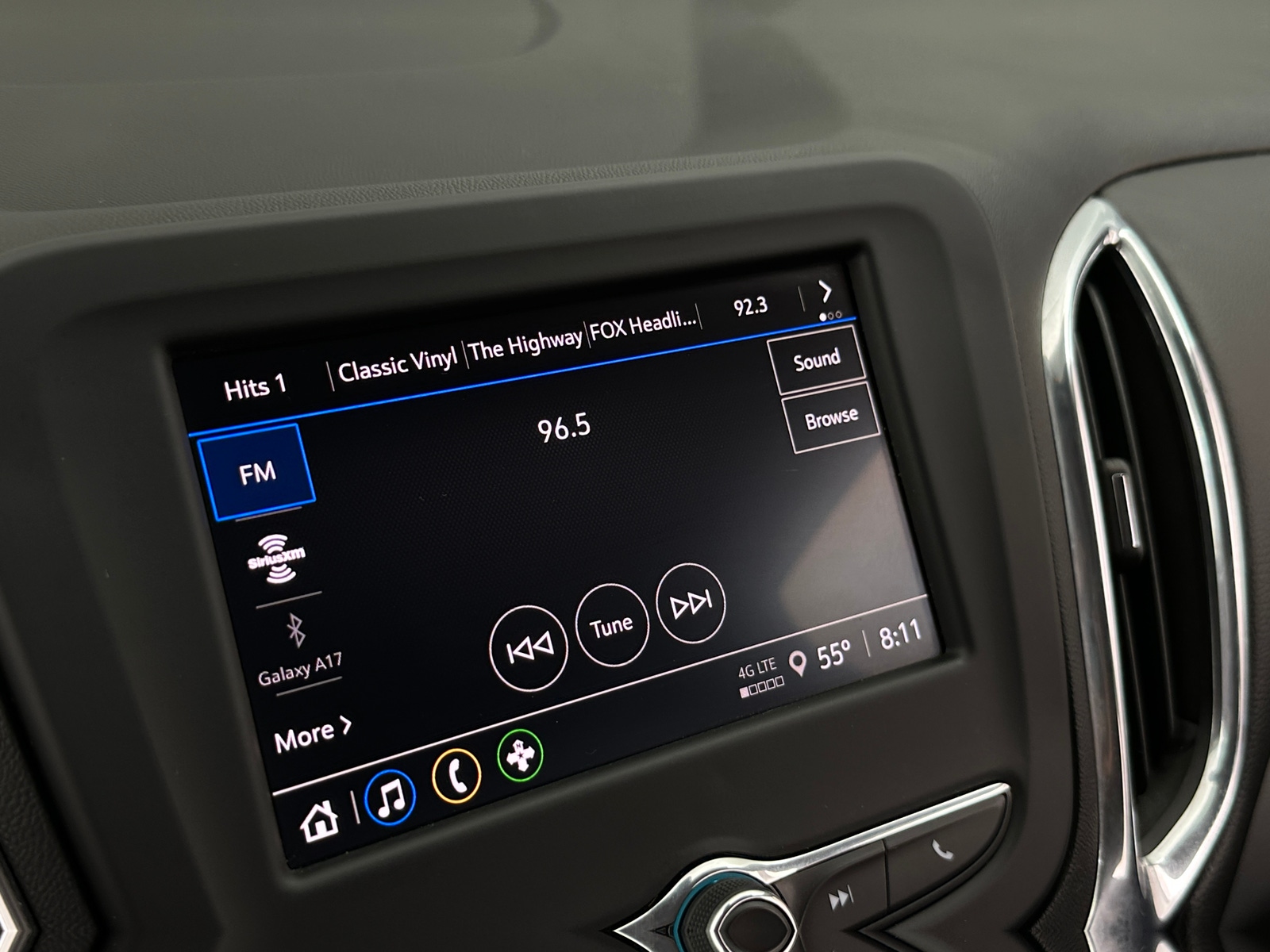 Thumbnail: 2023 Chevrolet Equinox - 4