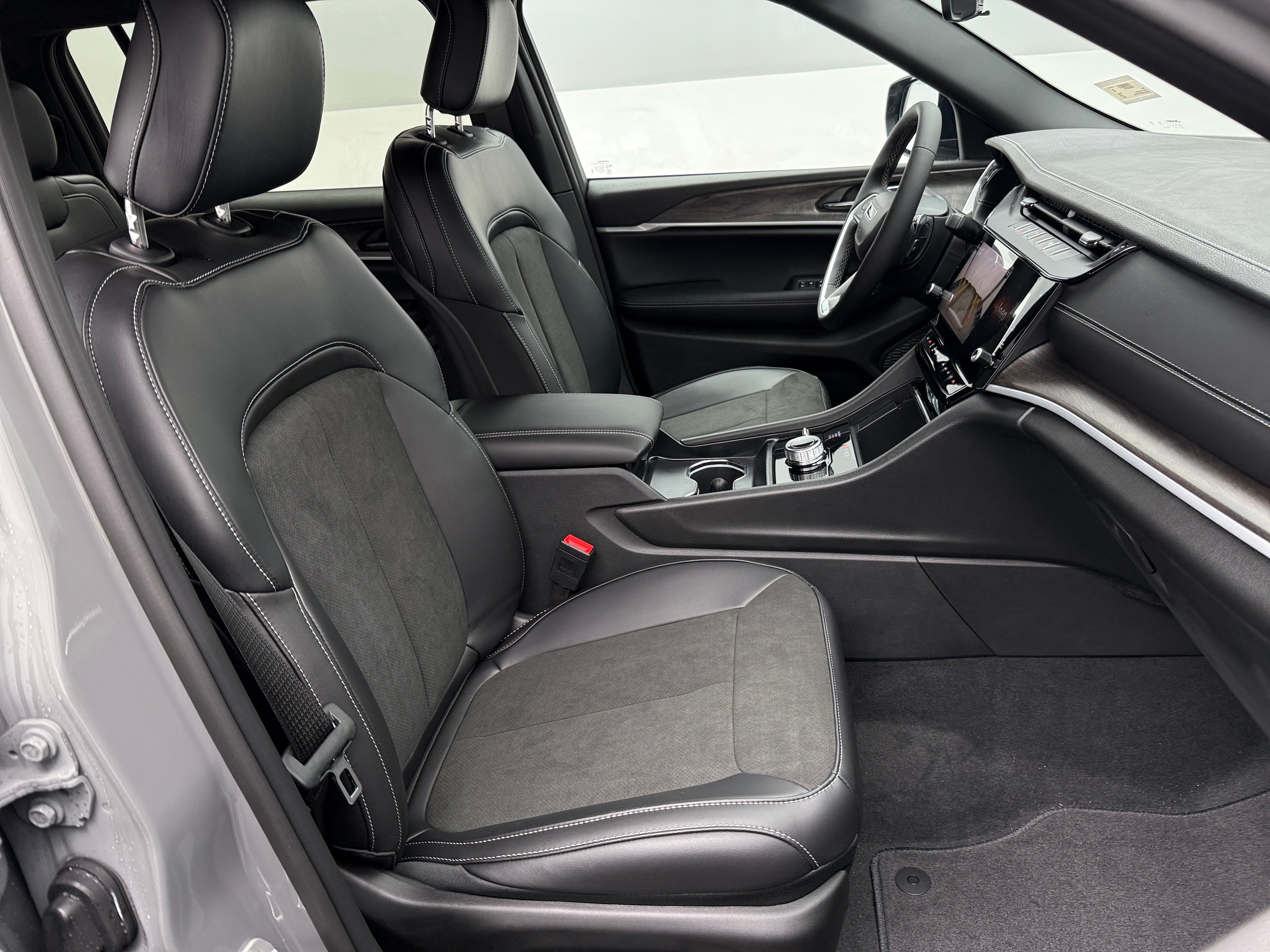 2027 Jeep Grand Cherokee L
