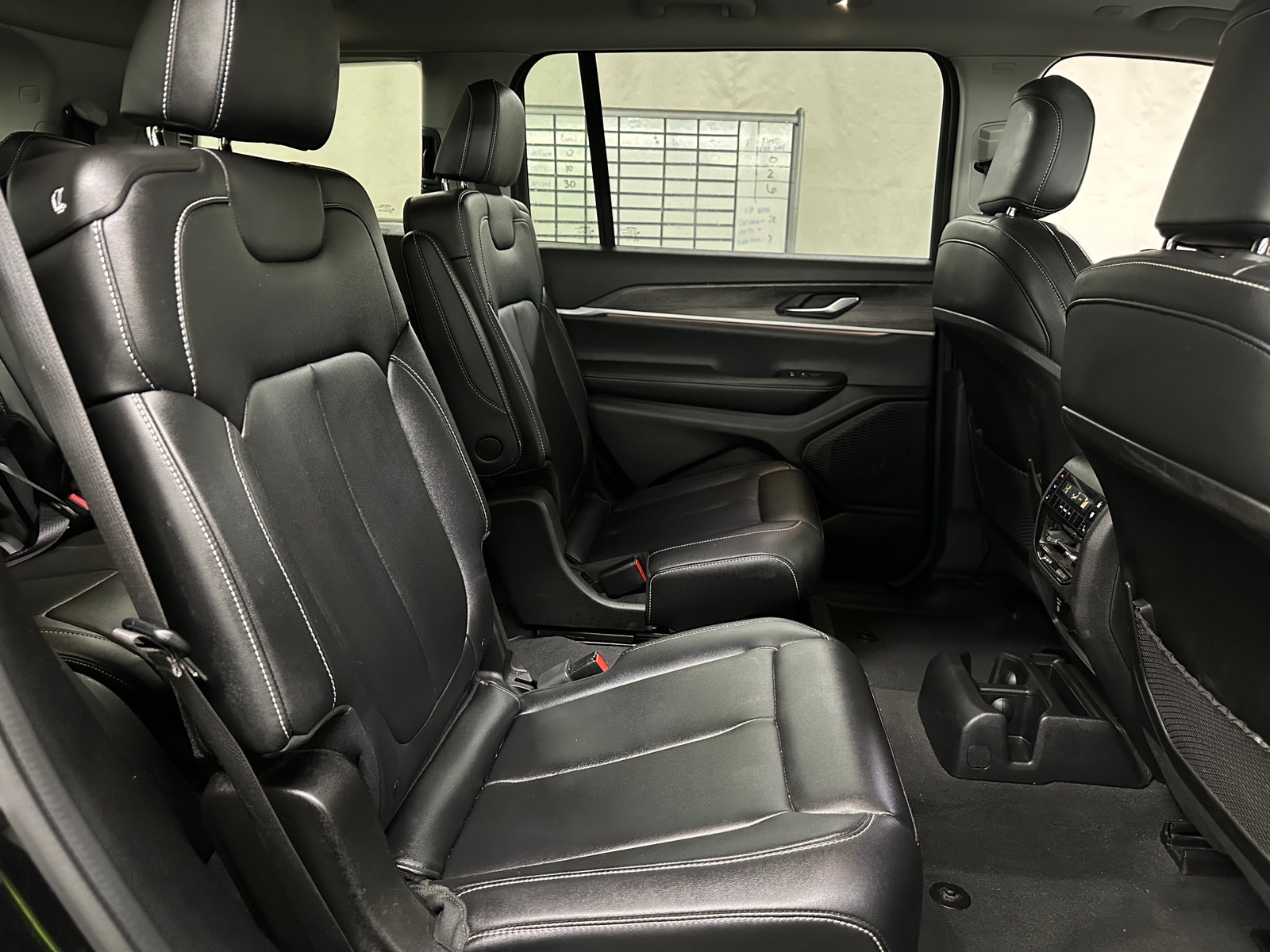 Thumbnail: 2023 Jeep Grand Cherokee L - 5