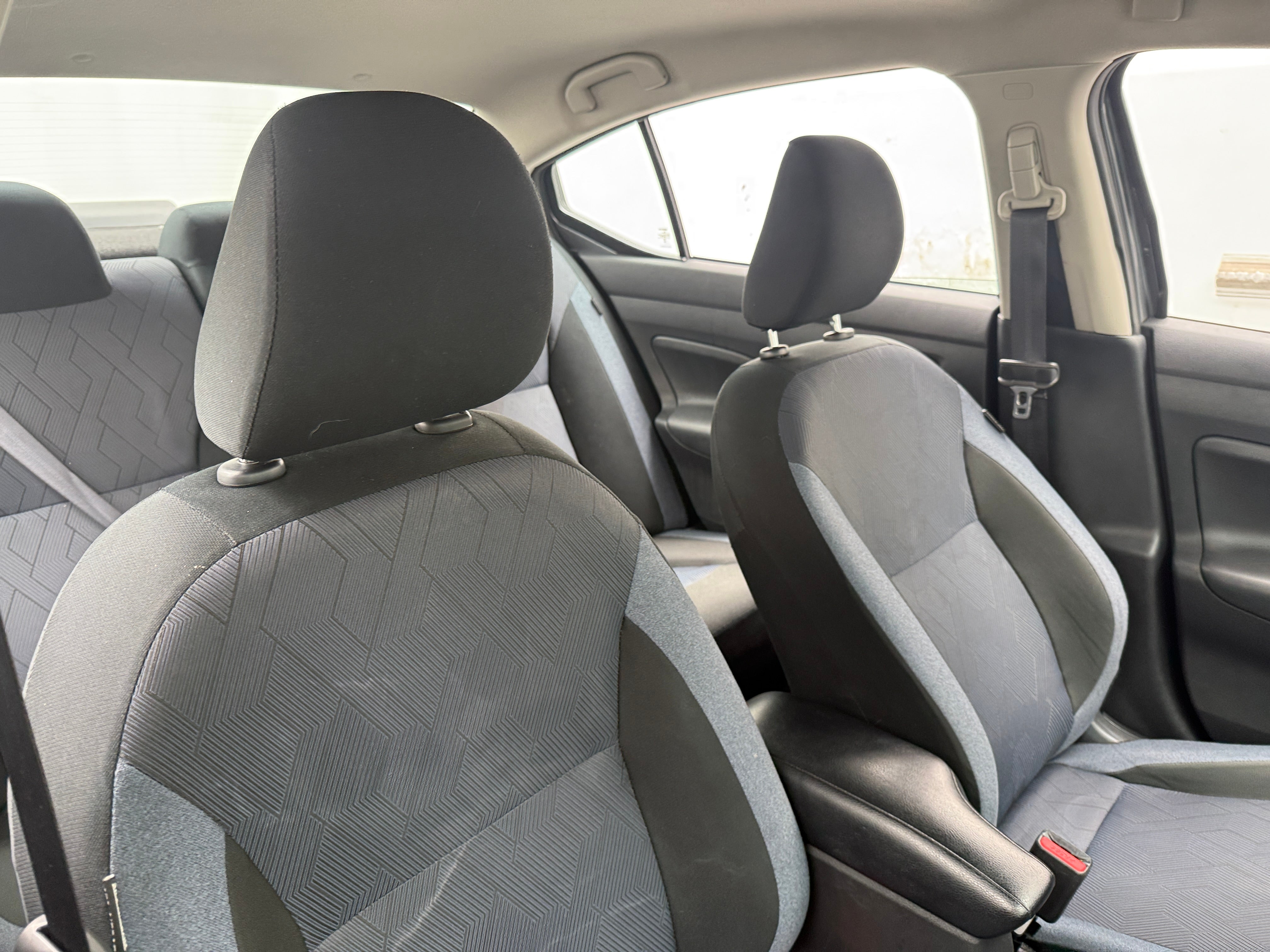2025 Nissan Versa Sedan SV - Photo 3