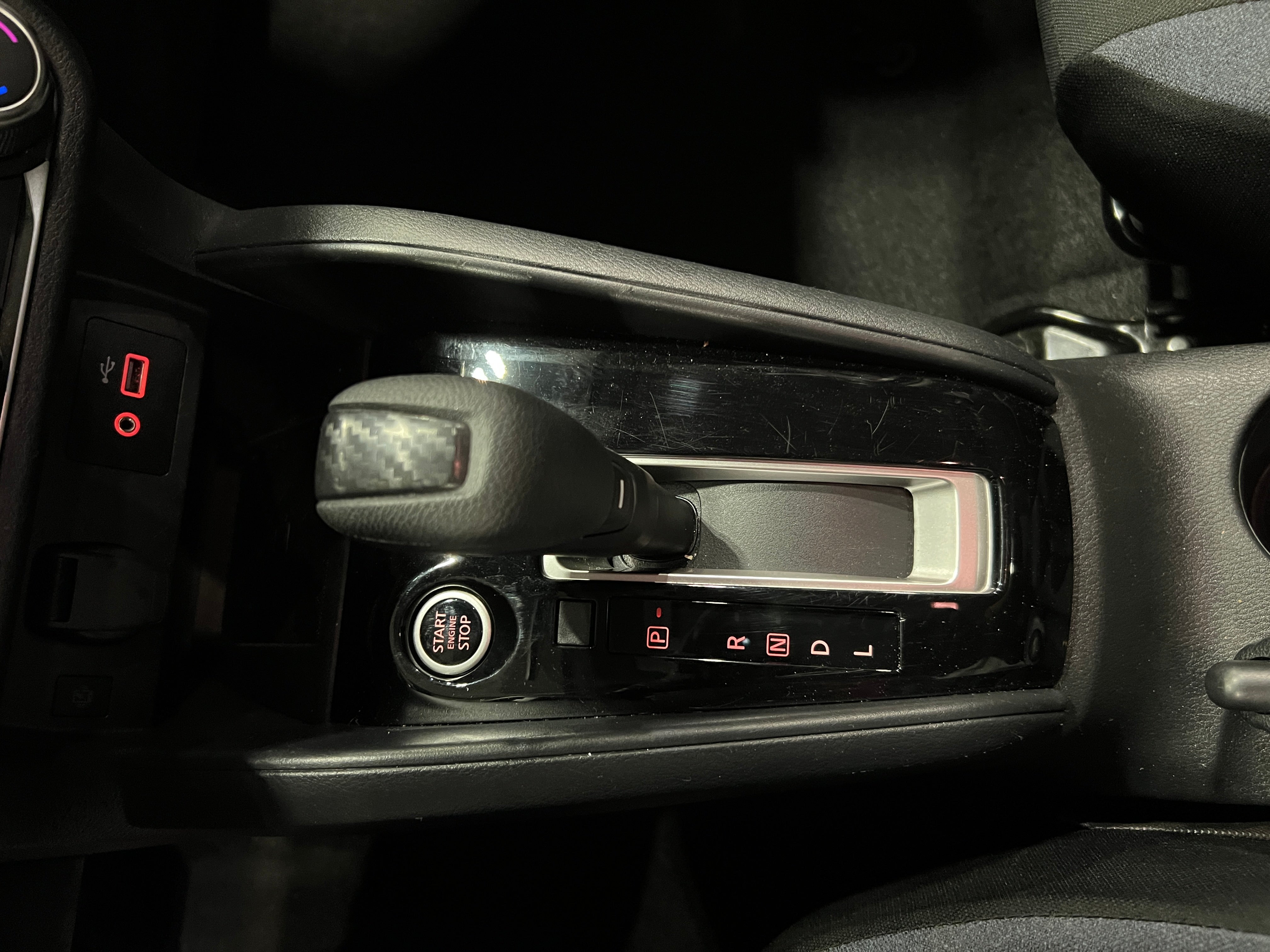 2025 Nissan Versa Sedan SV - Photo 9