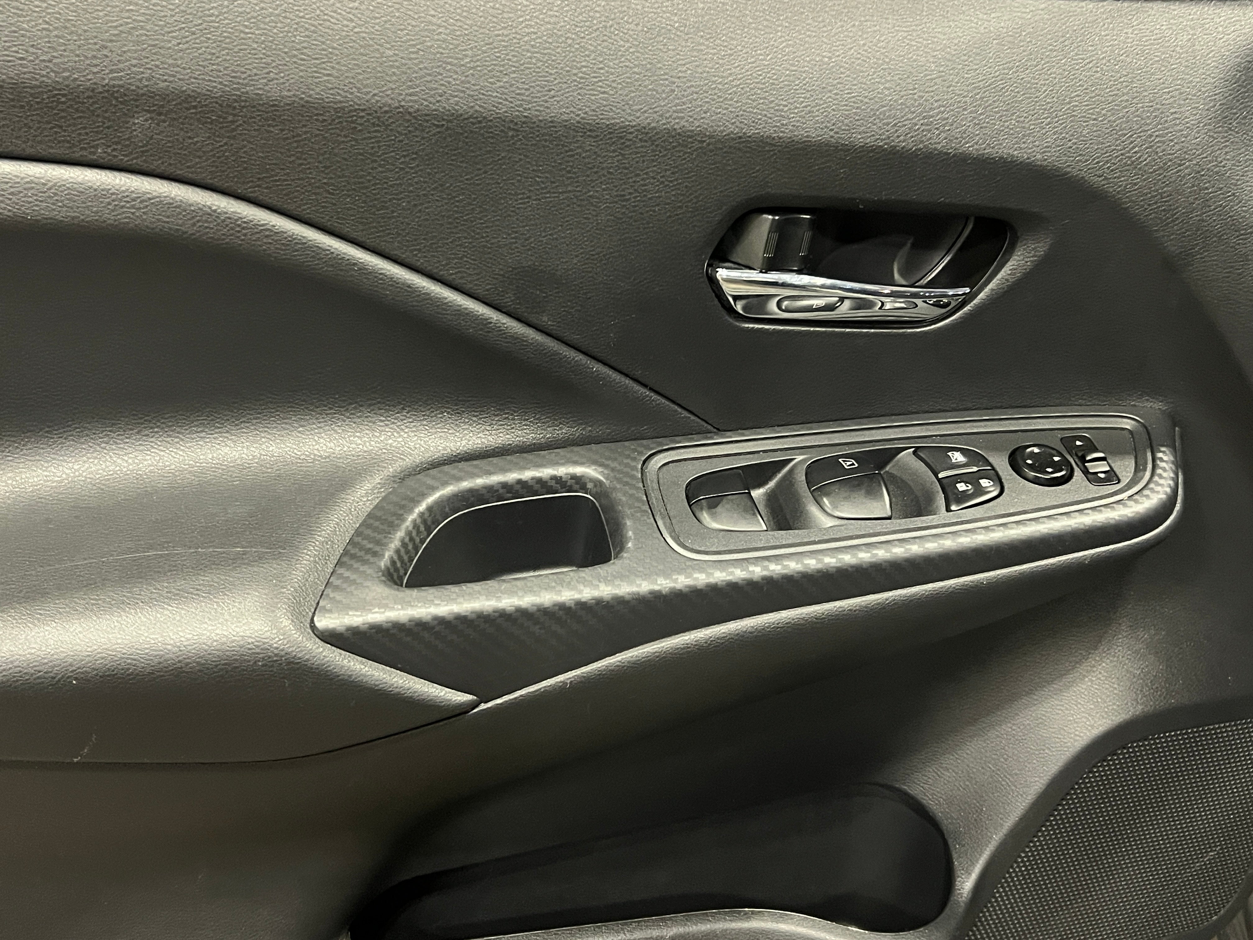 2025 Nissan Versa Sedan SV - Photo 5