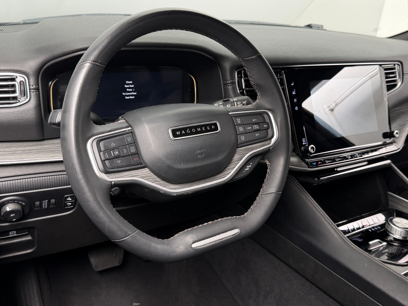 Thumbnail: 2023 Jeep Wagoneer - 4