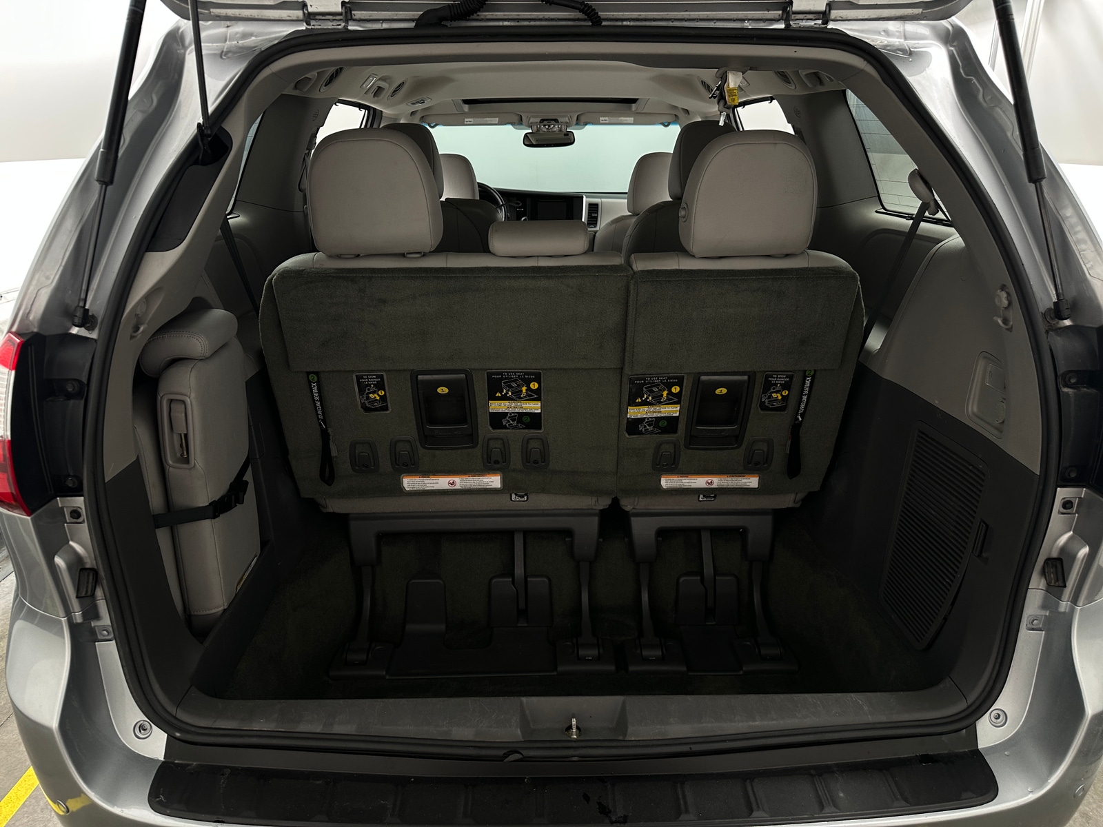 Thumbnail: 2016 Toyota Sienna - 7