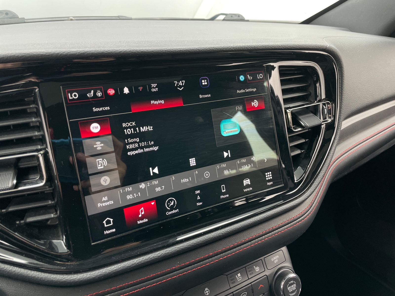 Thumbnail: 2023 Dodge Durango - 3
