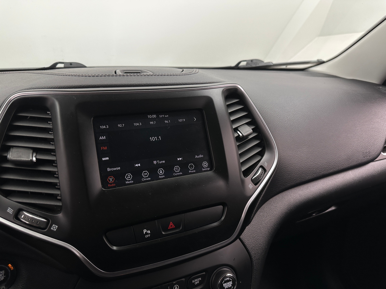 Thumbnail: 2019 Jeep Cherokee - 4