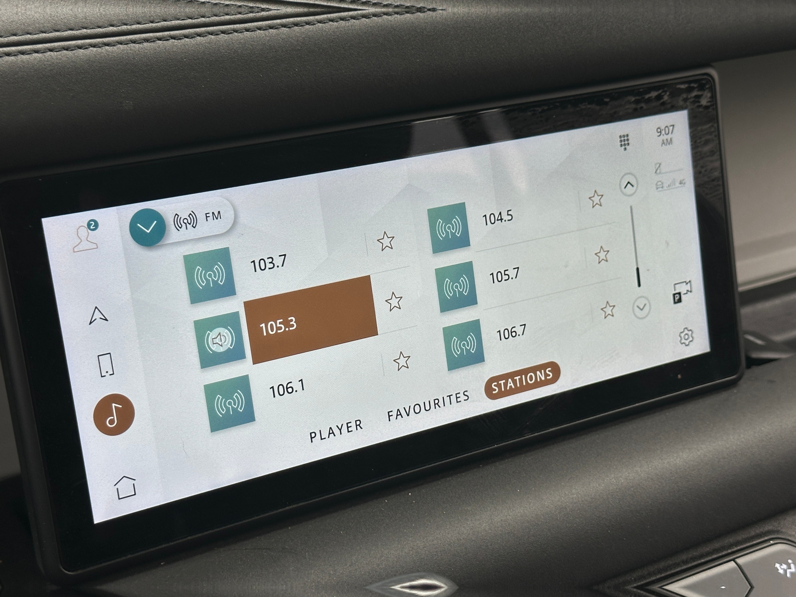 Thumbnail: 2020 Land Rover Defender - 4
