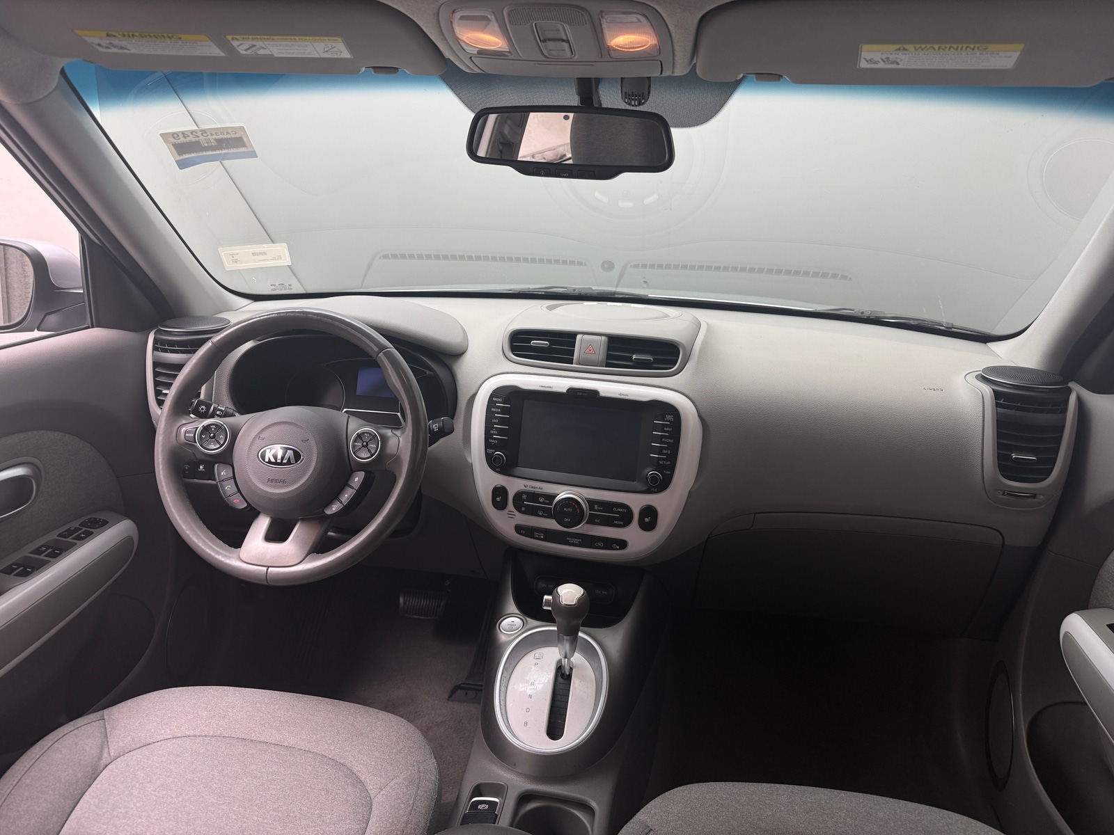 Thumbnail: 2017 Kia Soul EV - 3