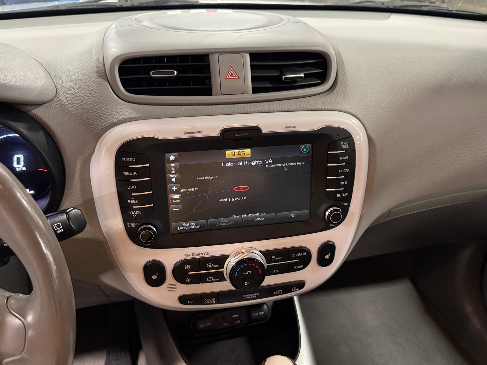 Thumbnail: 2017 Kia Soul EV - 4