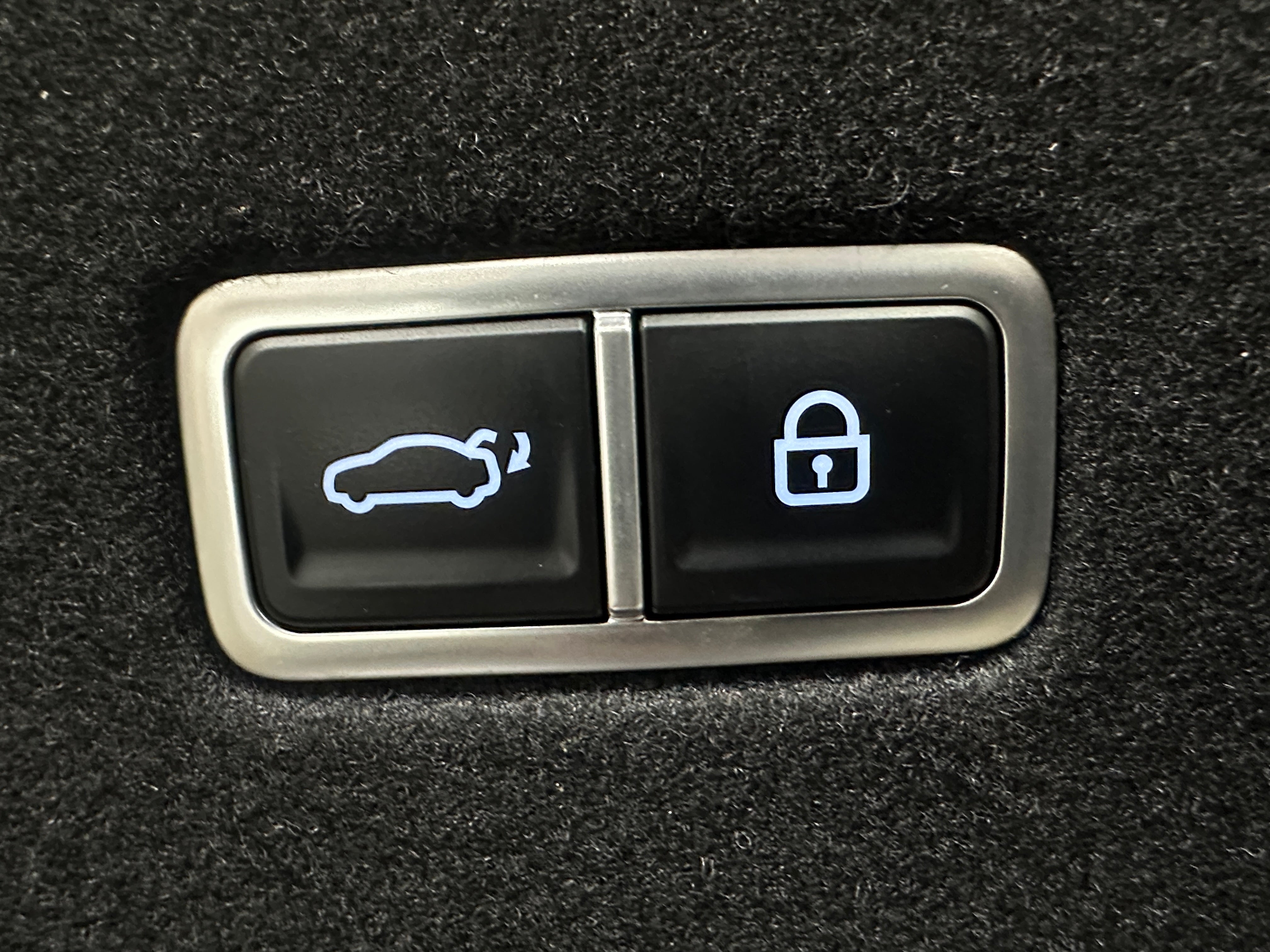 Used 2023 Hyundai IONIQ 6 Limited with VIN KMHM54AA5PA050457 for sale in Oak Creek, WI