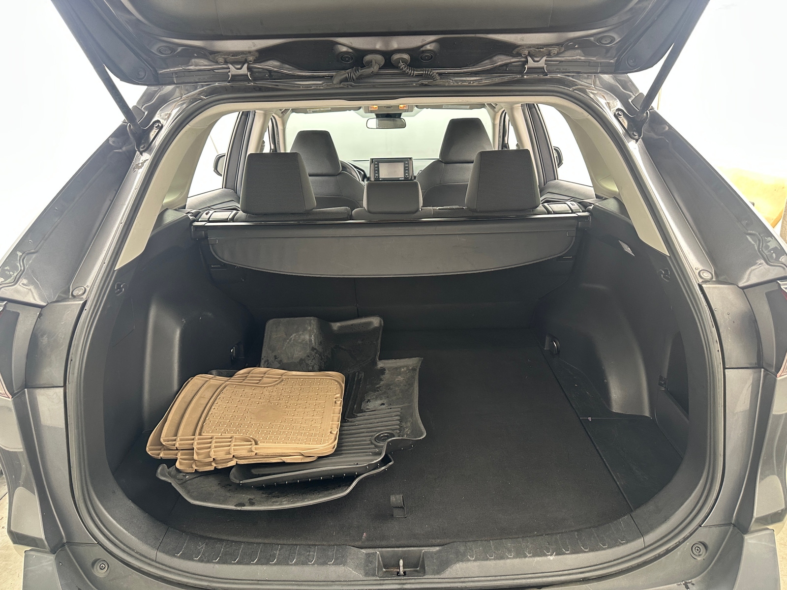 Thumbnail: 2020 Toyota RAV4 - 7
