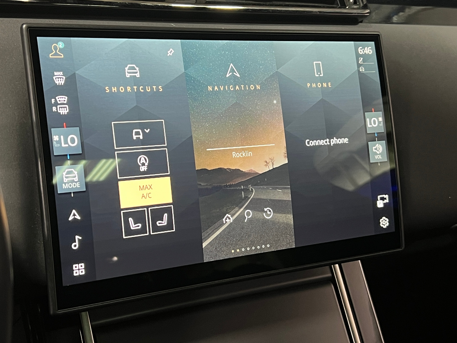 Thumbnail: 2025 Land Rover Range Rover Velar - 3