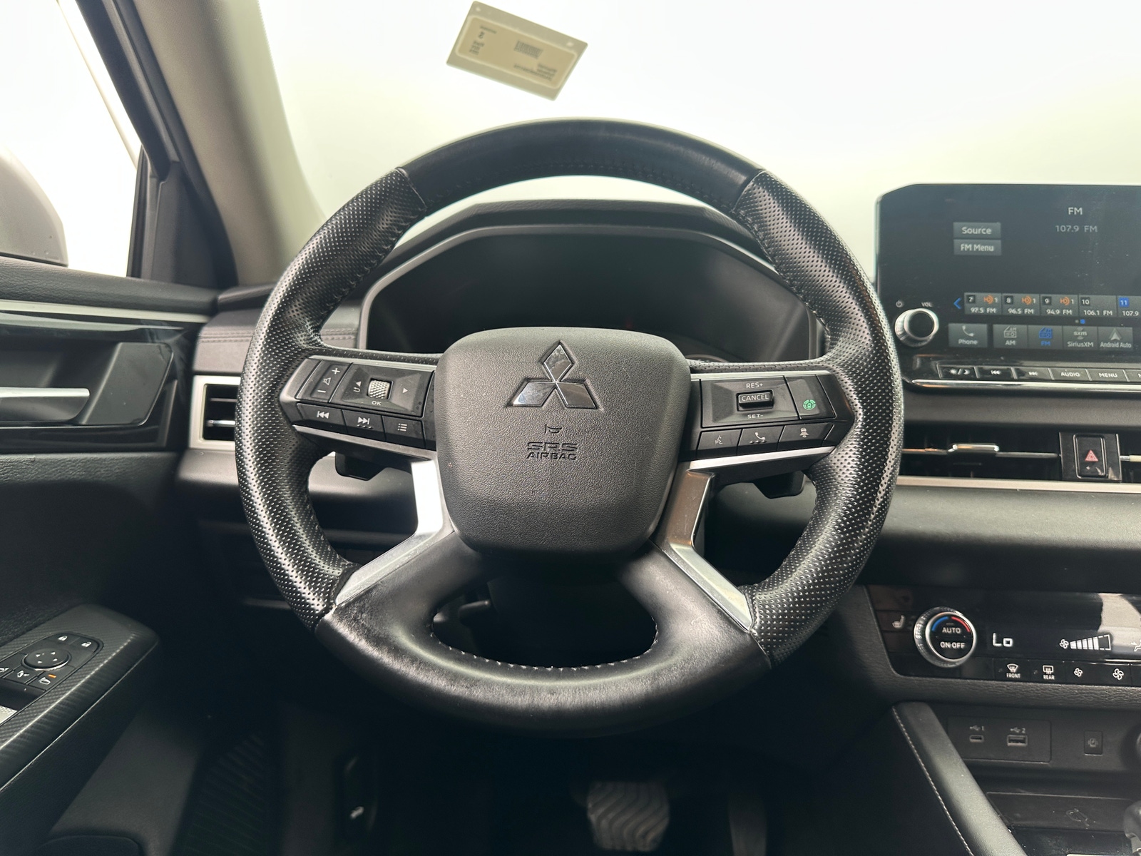 Thumbnail: 2024 Mitsubishi Outlander - 5