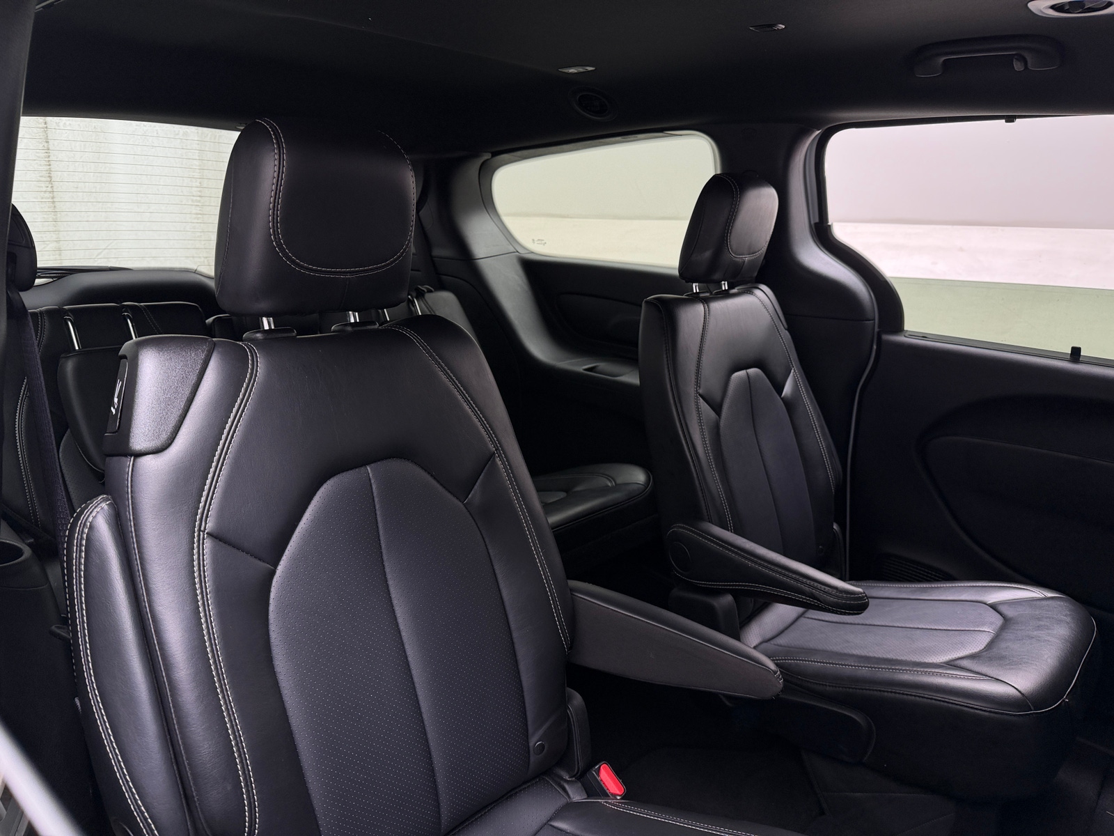 Thumbnail: 2025 Chrysler Pacifica - 5