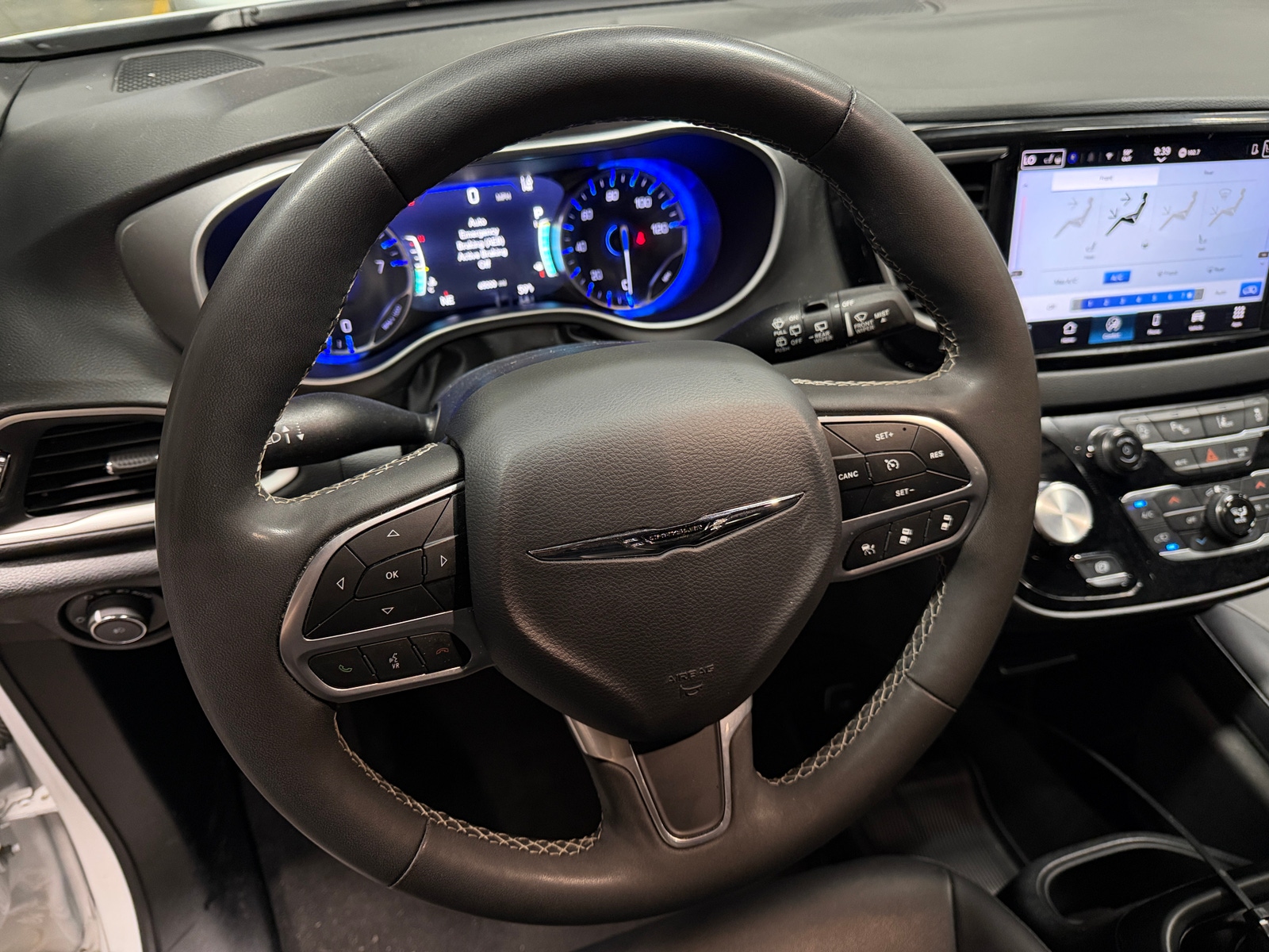 Thumbnail: 2025 Chrysler Pacifica - 4