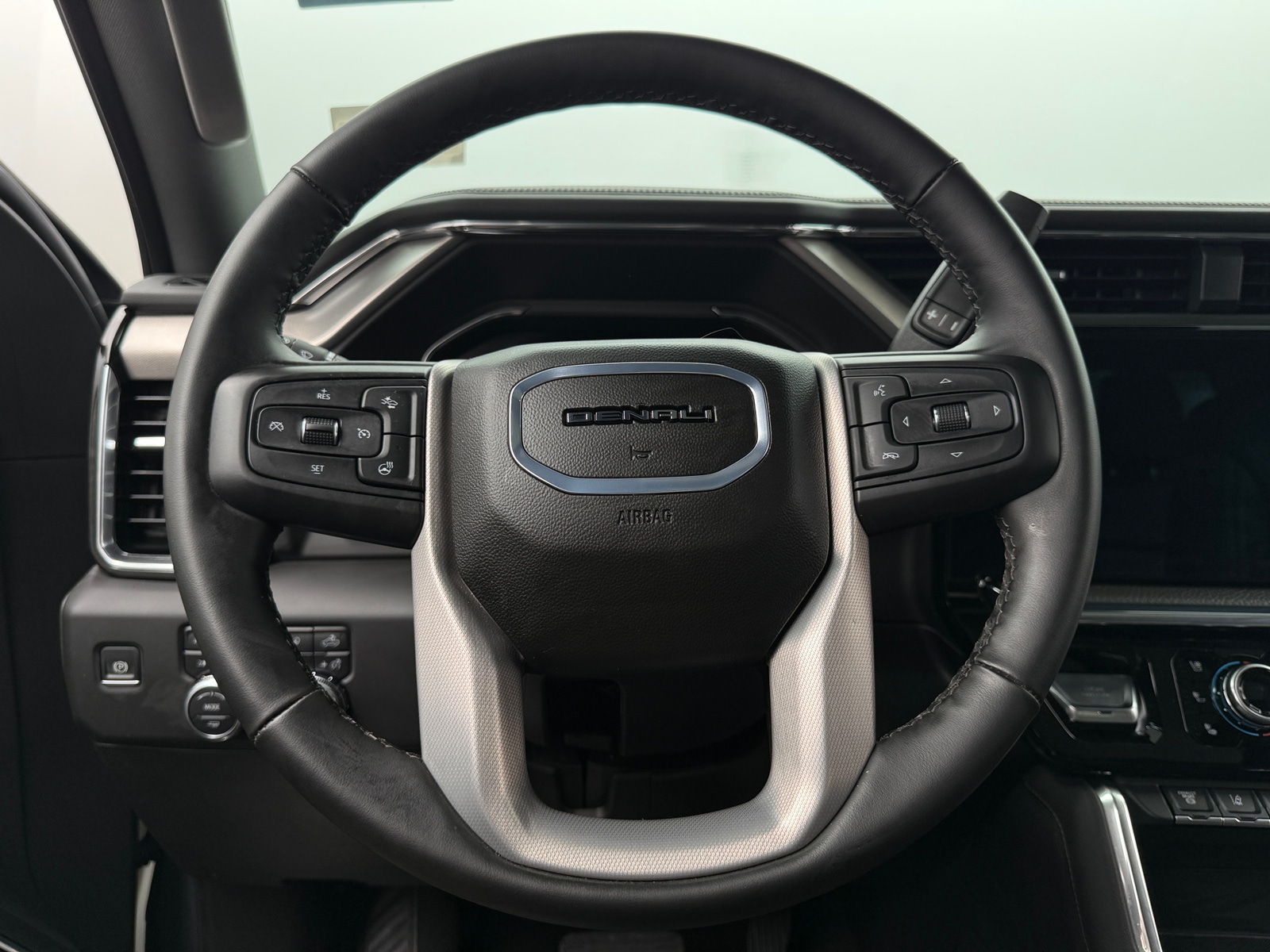 Thumbnail: 2025 GMC Sierra 2500 - 4