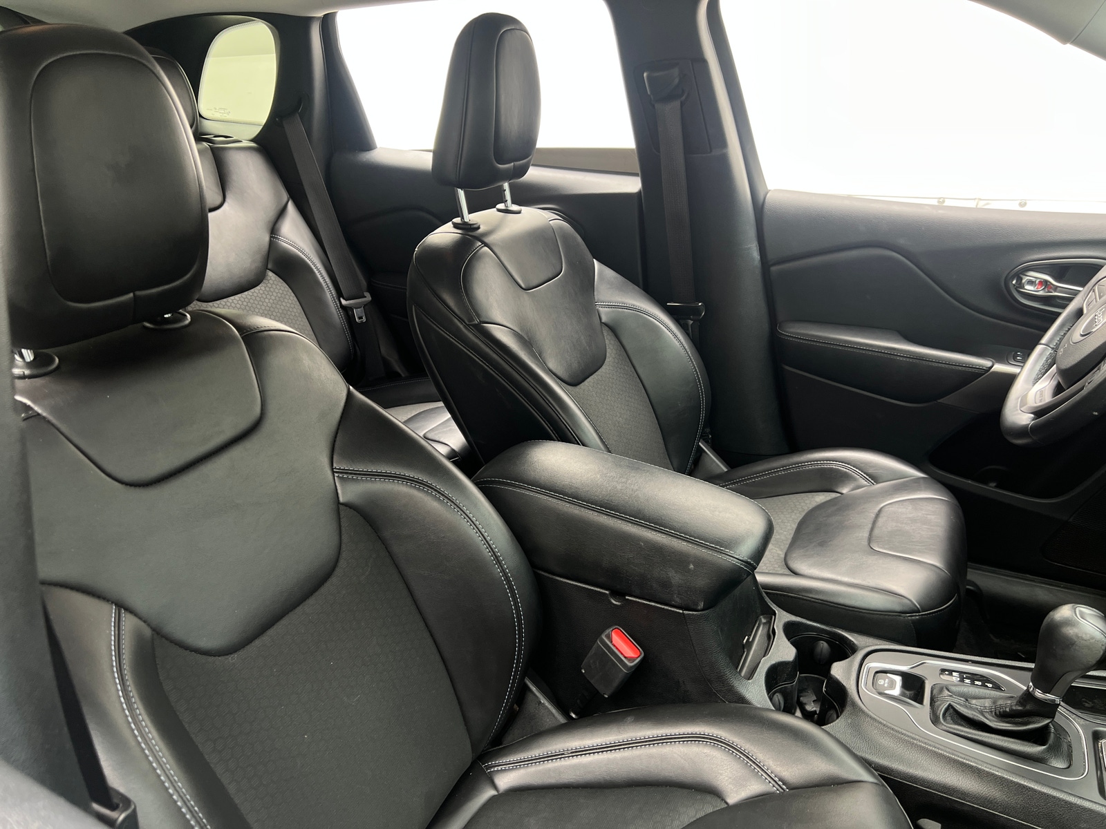 Thumbnail: 2019 Jeep Cherokee - 2