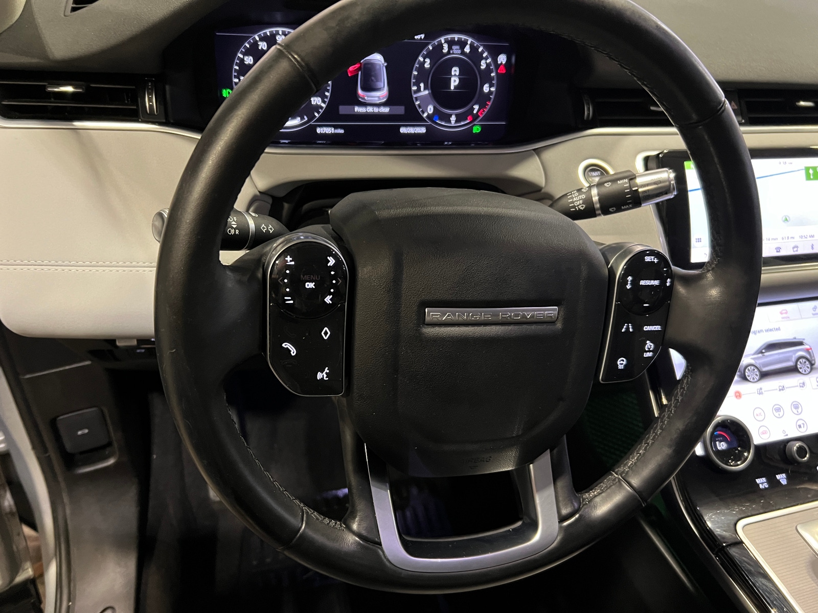 Thumbnail: 2020 Land Rover Range Rover Evoque - 4