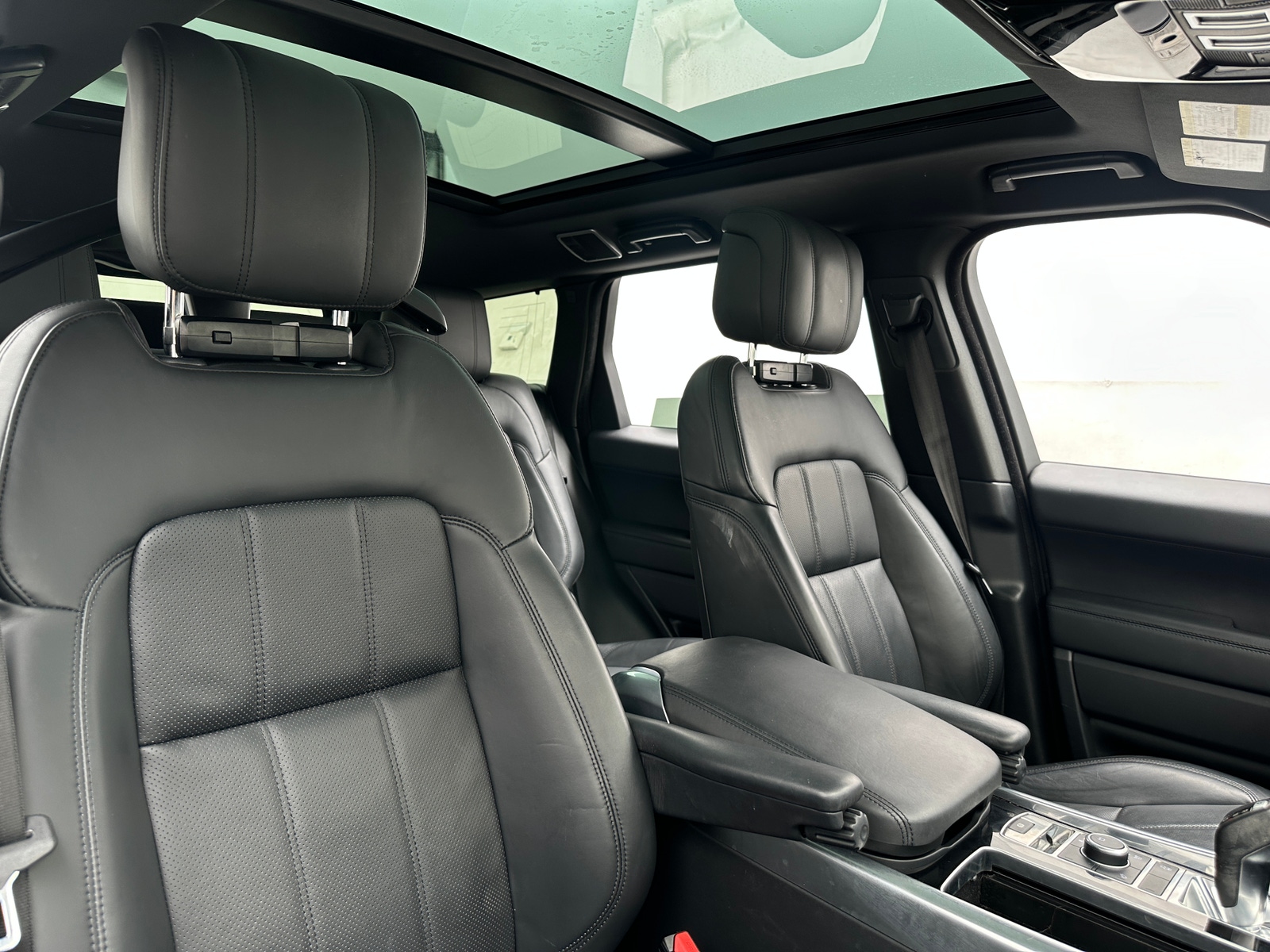 Thumbnail: 2018 Land Rover Range Rover Sport - 2