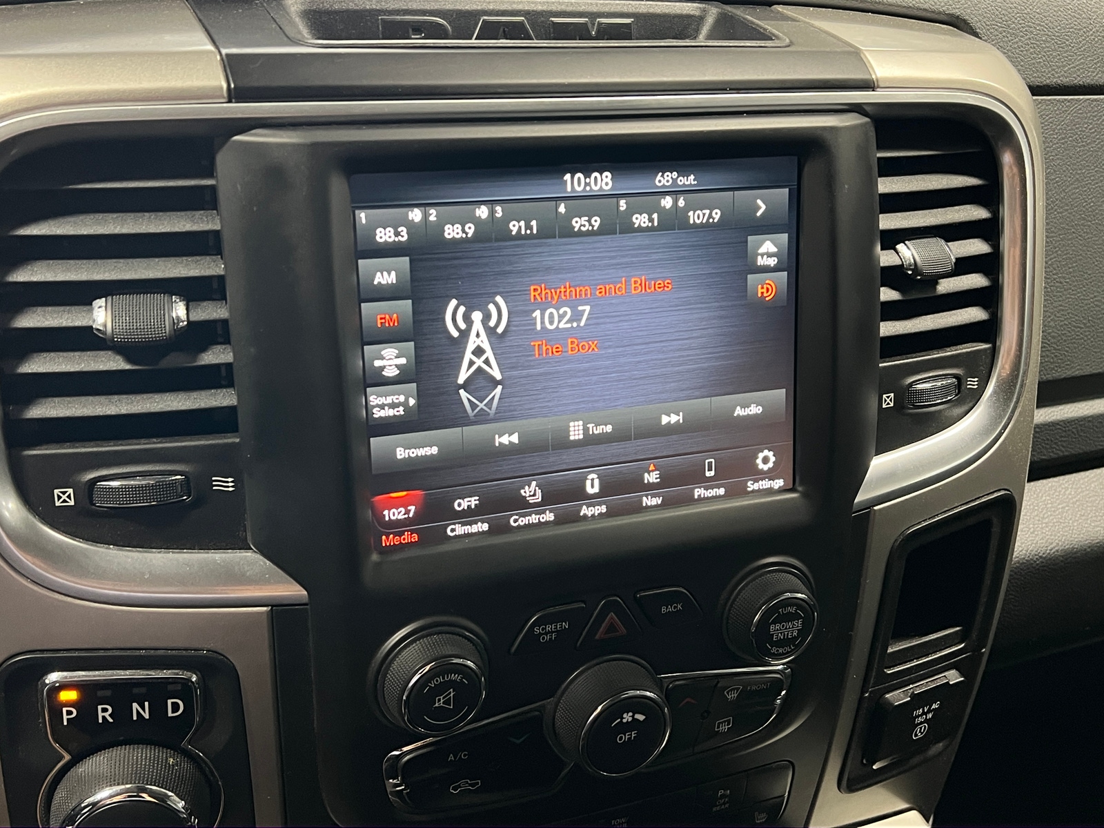 Thumbnail: 2020 RAM 1500 Classic - 4