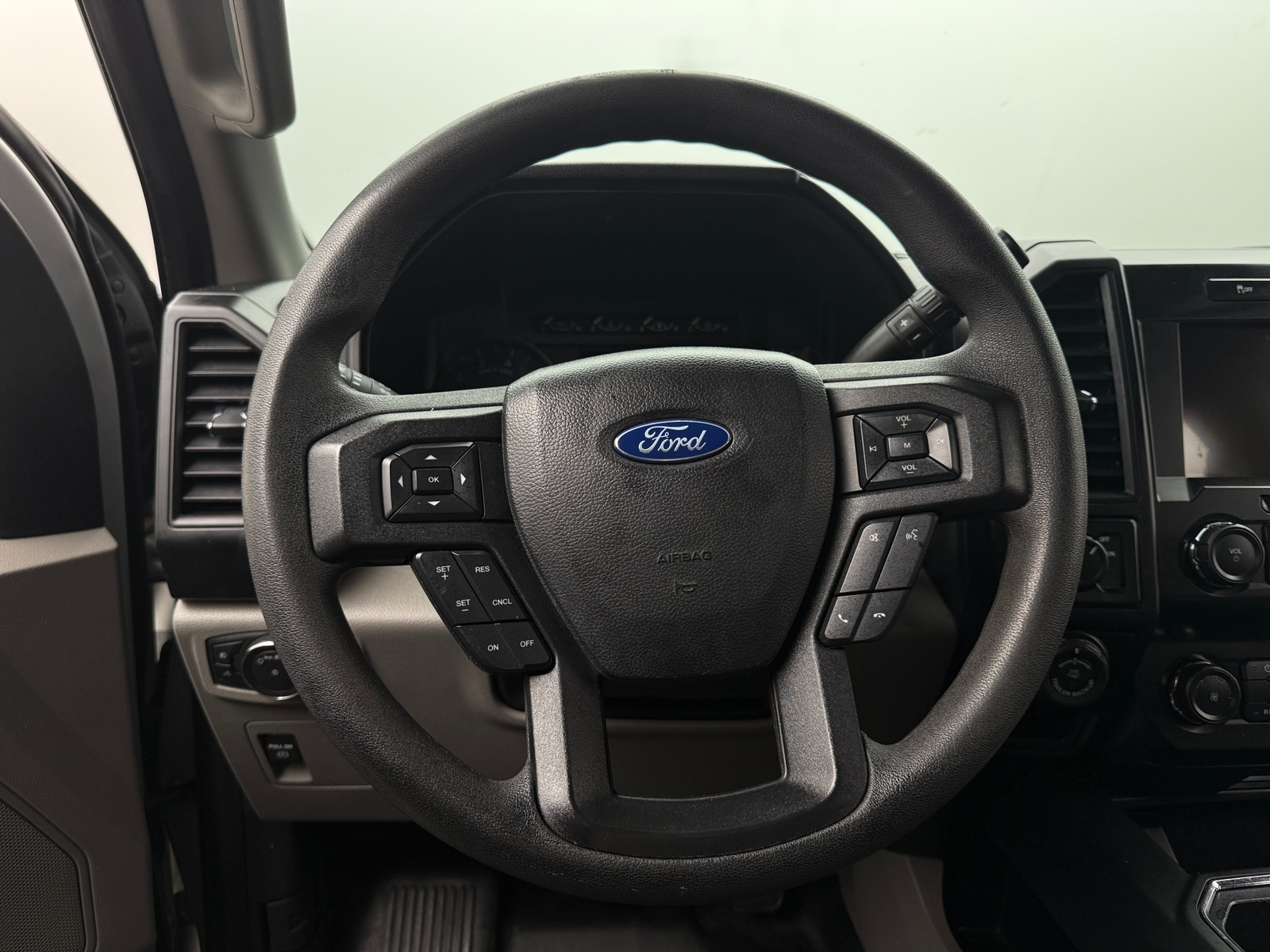 Thumbnail: 2019 Ford Econoline - 5