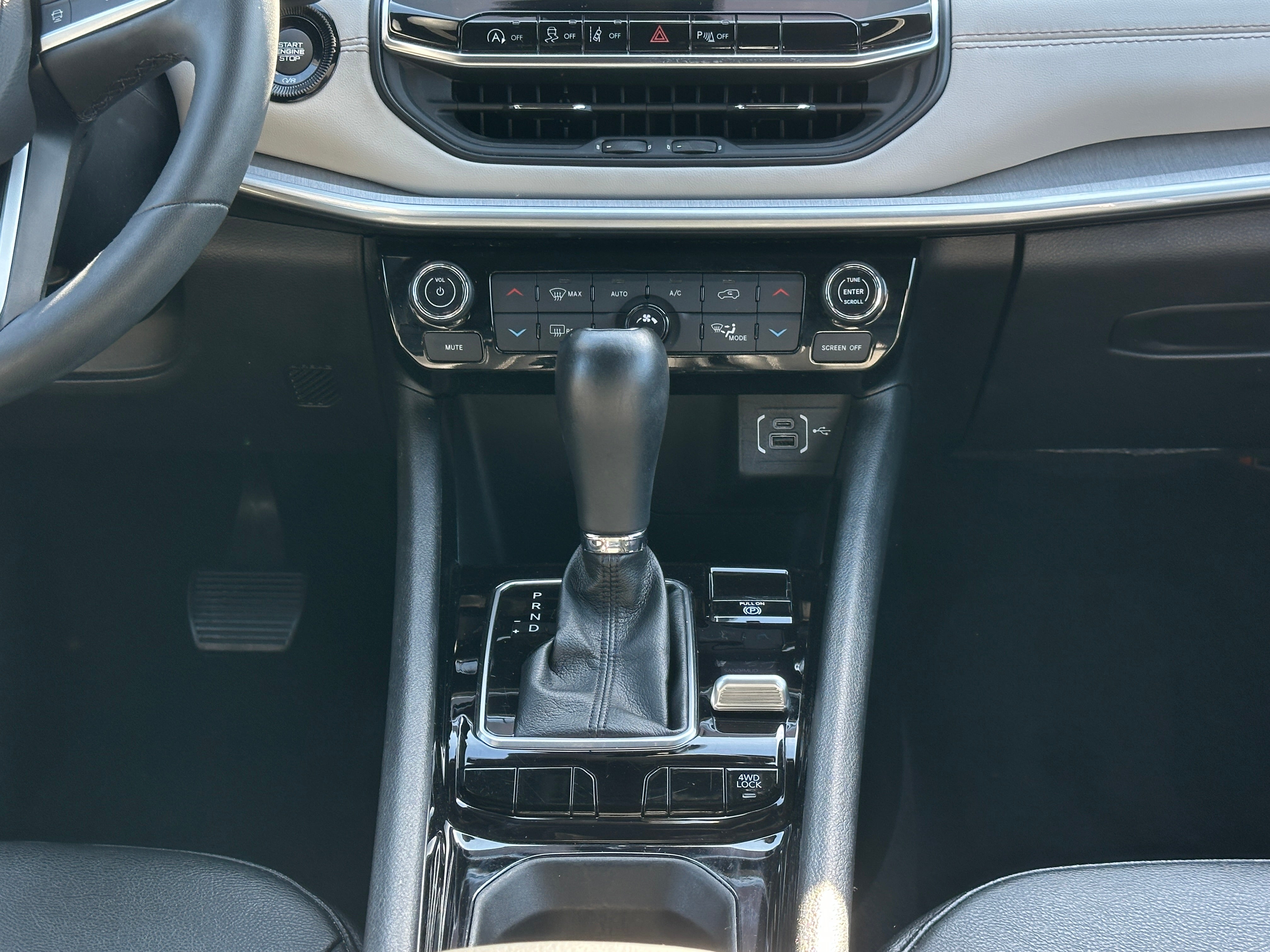 2025 Jeep Compass Limited - Photo 11