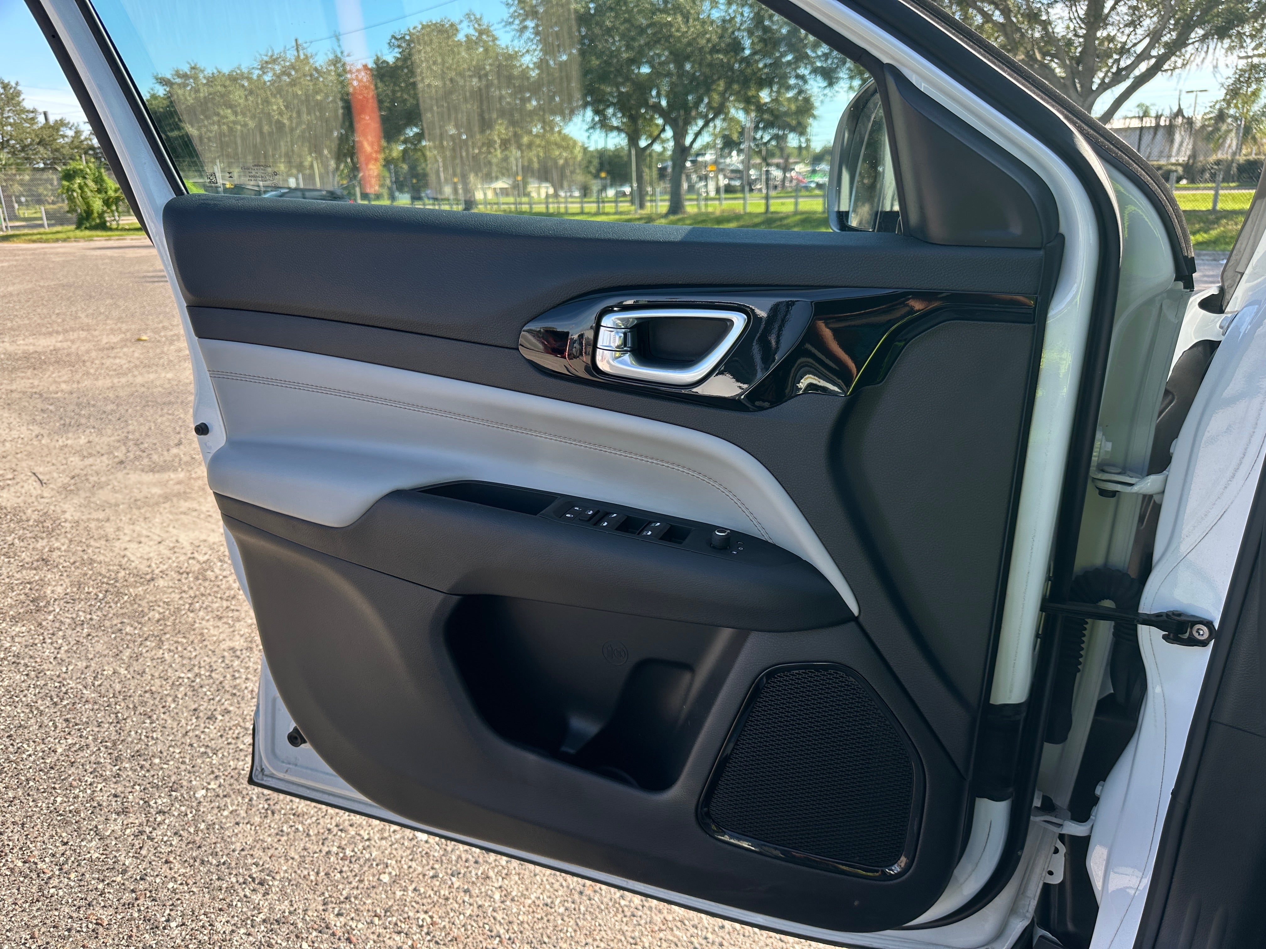 2025 Jeep Compass Limited - Photo 9