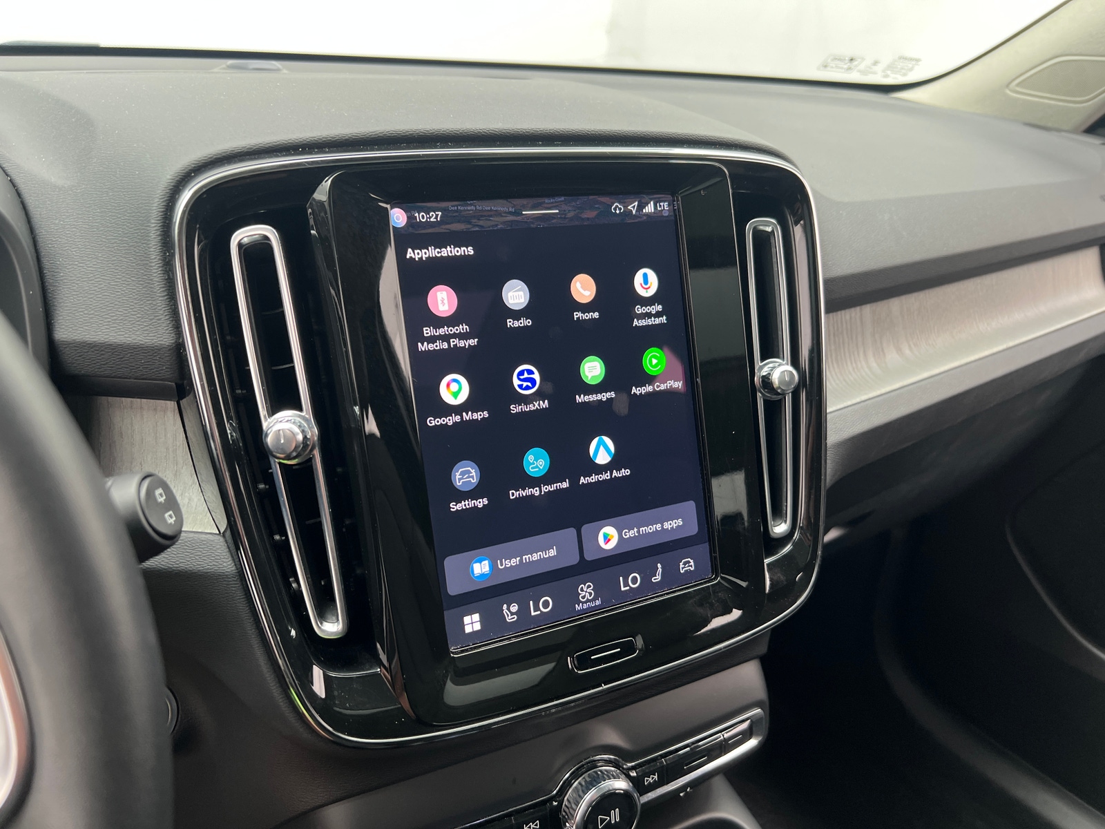 Thumbnail: 2026 Volvo XC40 - 3