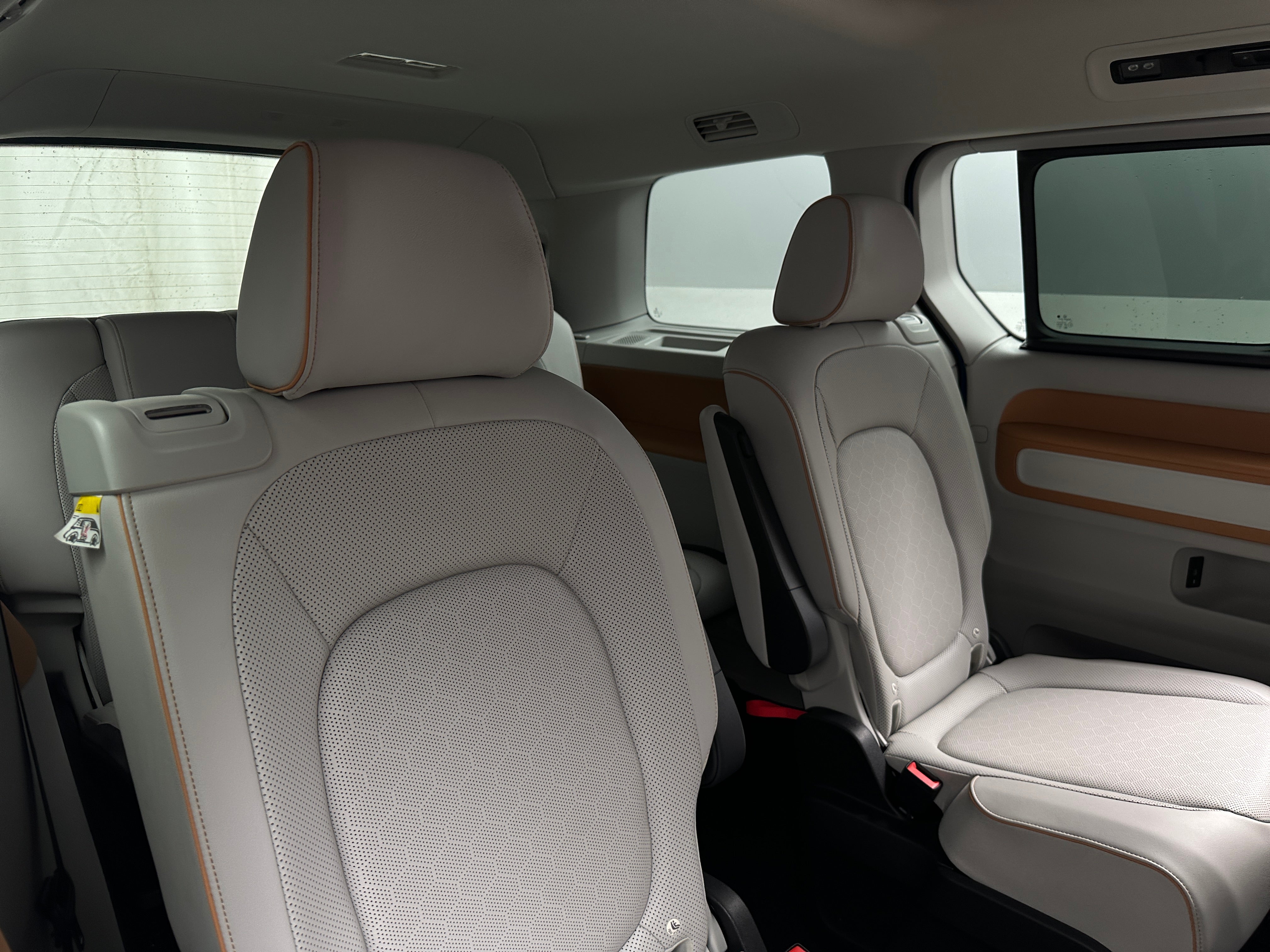Used 2025 Volkswagen ID. Buzz 1st Edition with VIN WVG6YVEB2SH011043 for sale in Auburn, WA