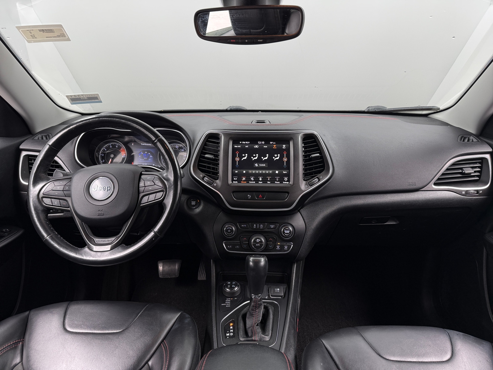 Thumbnail: 2019 Jeep Cherokee - 3