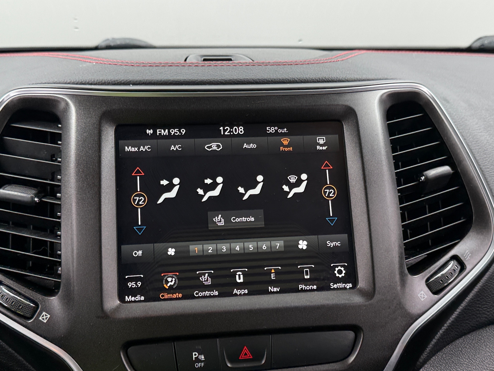 Thumbnail: 2019 Jeep Cherokee - 4