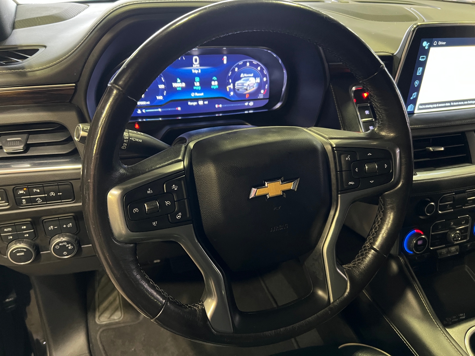 Thumbnail: 2023 Chevrolet Suburban - 4