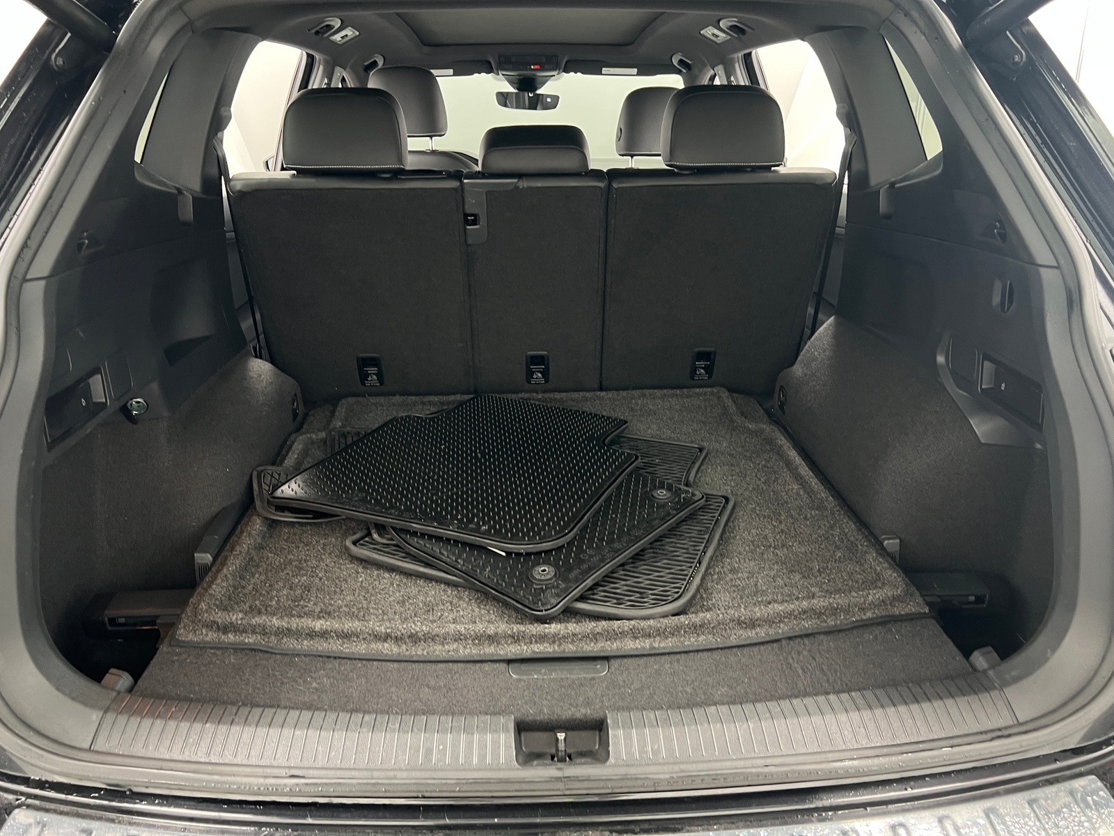 Thumbnail: 2021 Volkswagen Tiguan - 7
