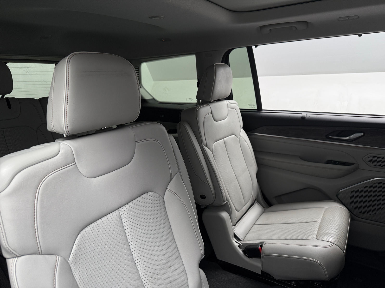 Thumbnail: 2023 Jeep Grand Cherokee L - 5