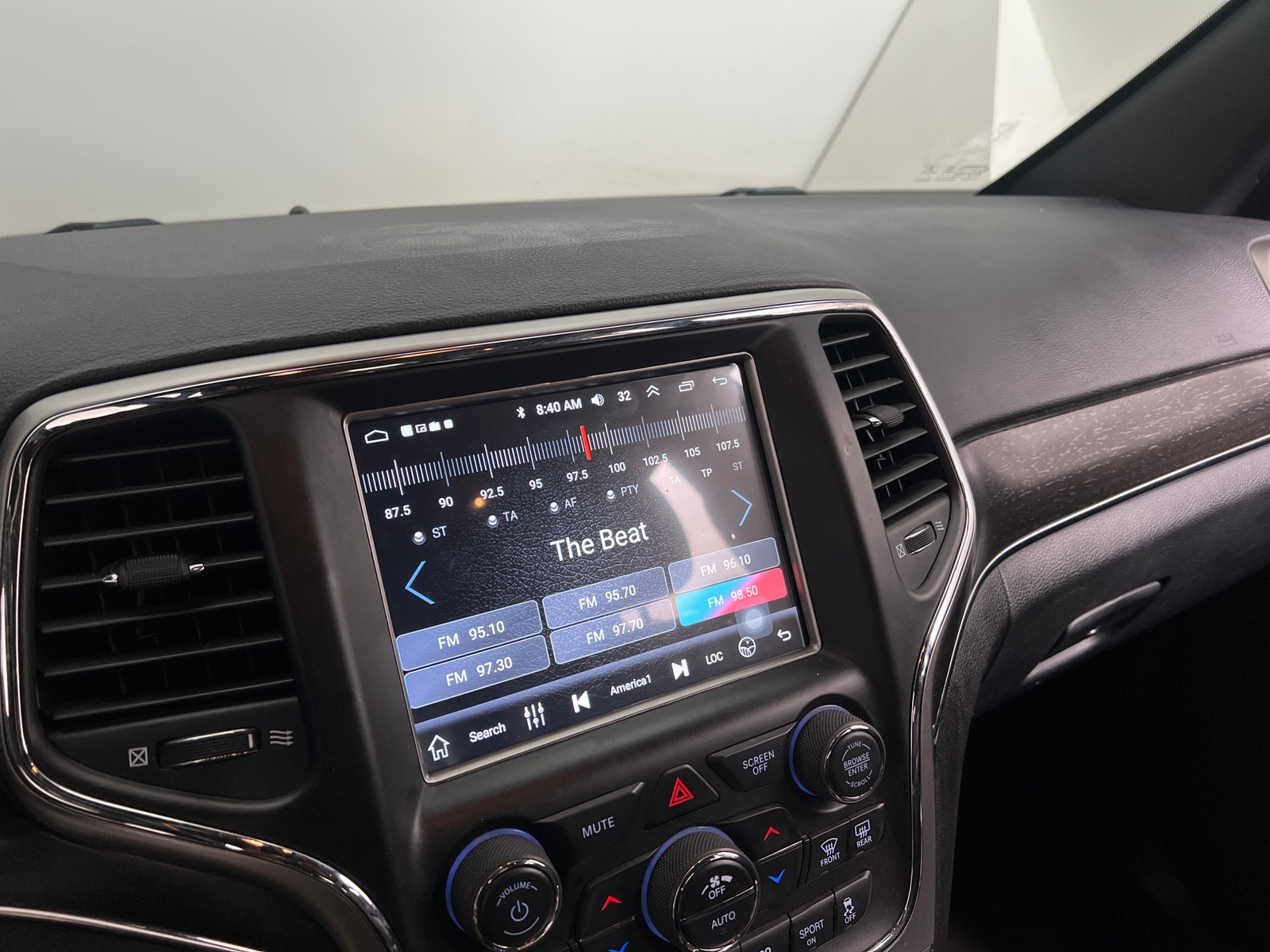 Thumbnail: 2018 Jeep Grand Cherokee - 3