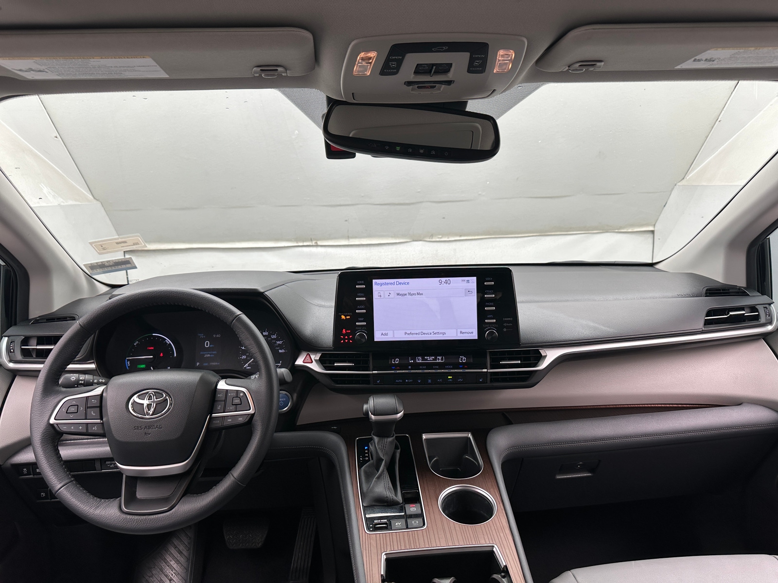 Thumbnail: 2024 Toyota Sienna - 3
