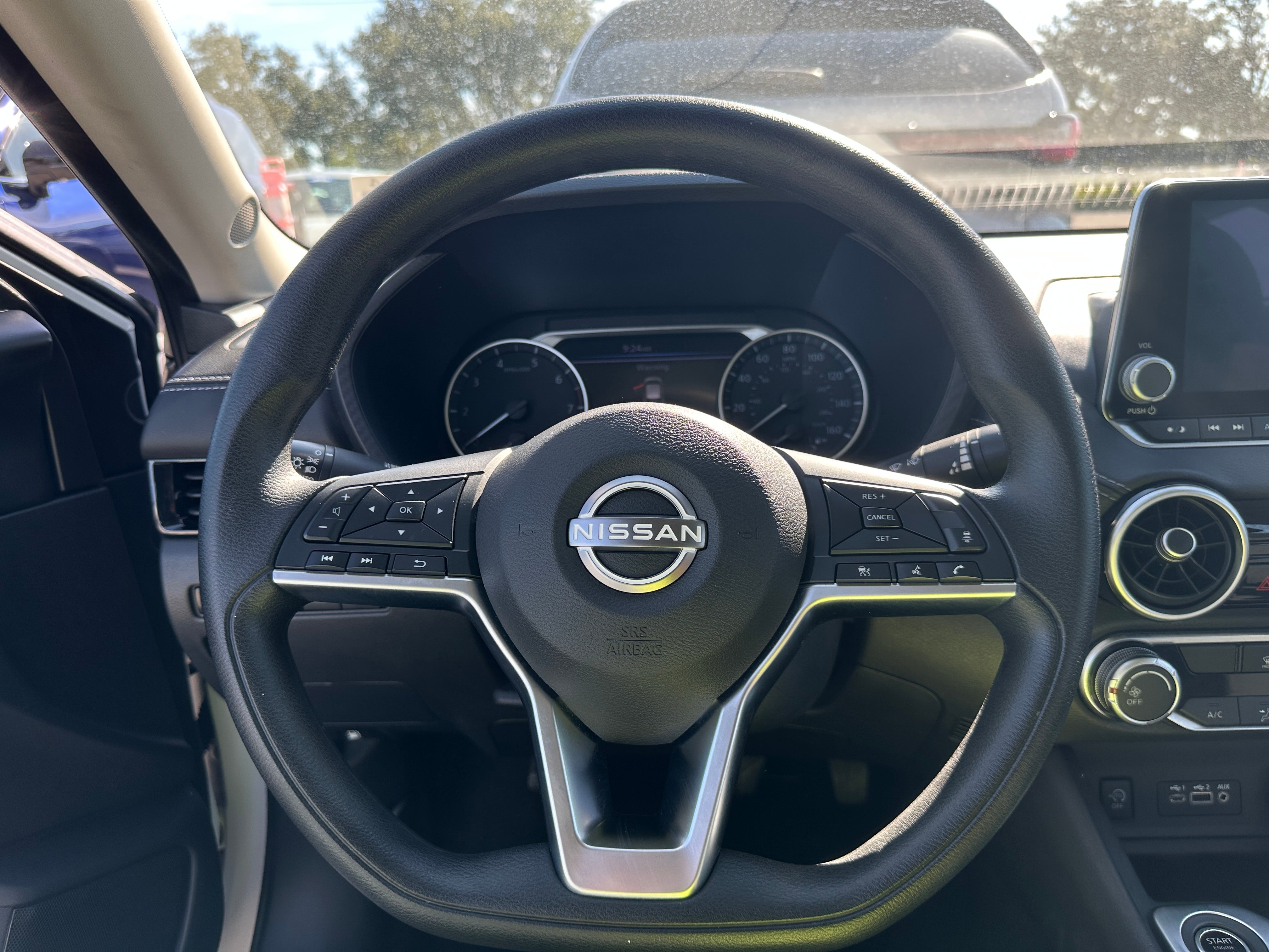 2025 Nissan Sentra SV - Photo 8