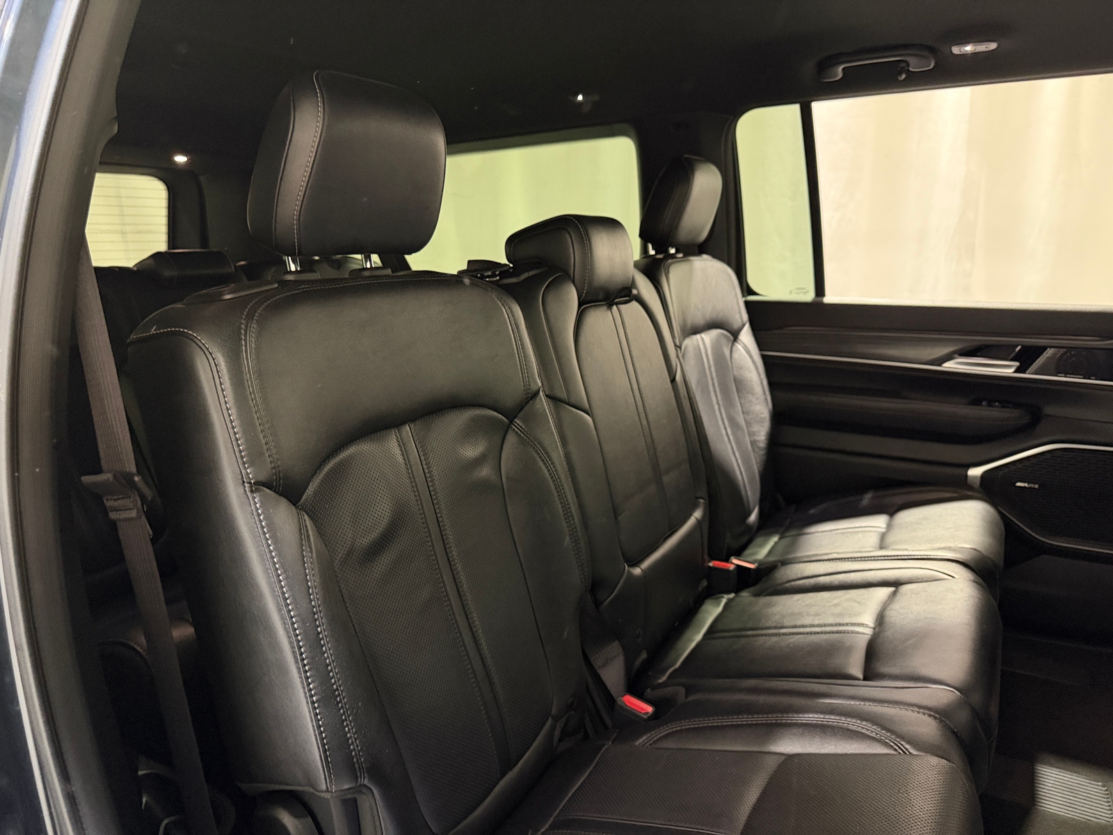 Thumbnail: 2023 Jeep Wagoneer - 5
