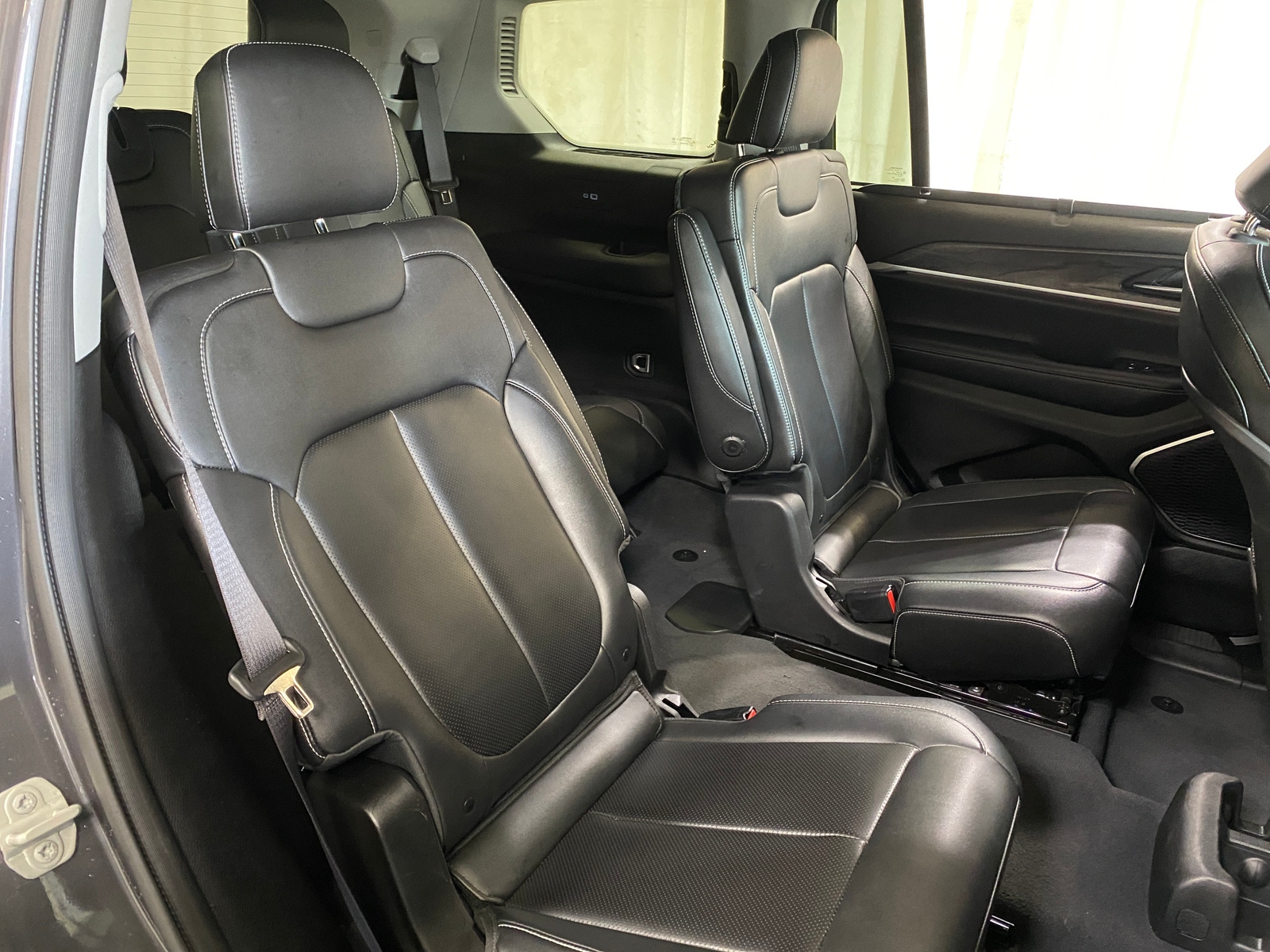 Thumbnail: 2023 Jeep Grand Cherokee L - 5