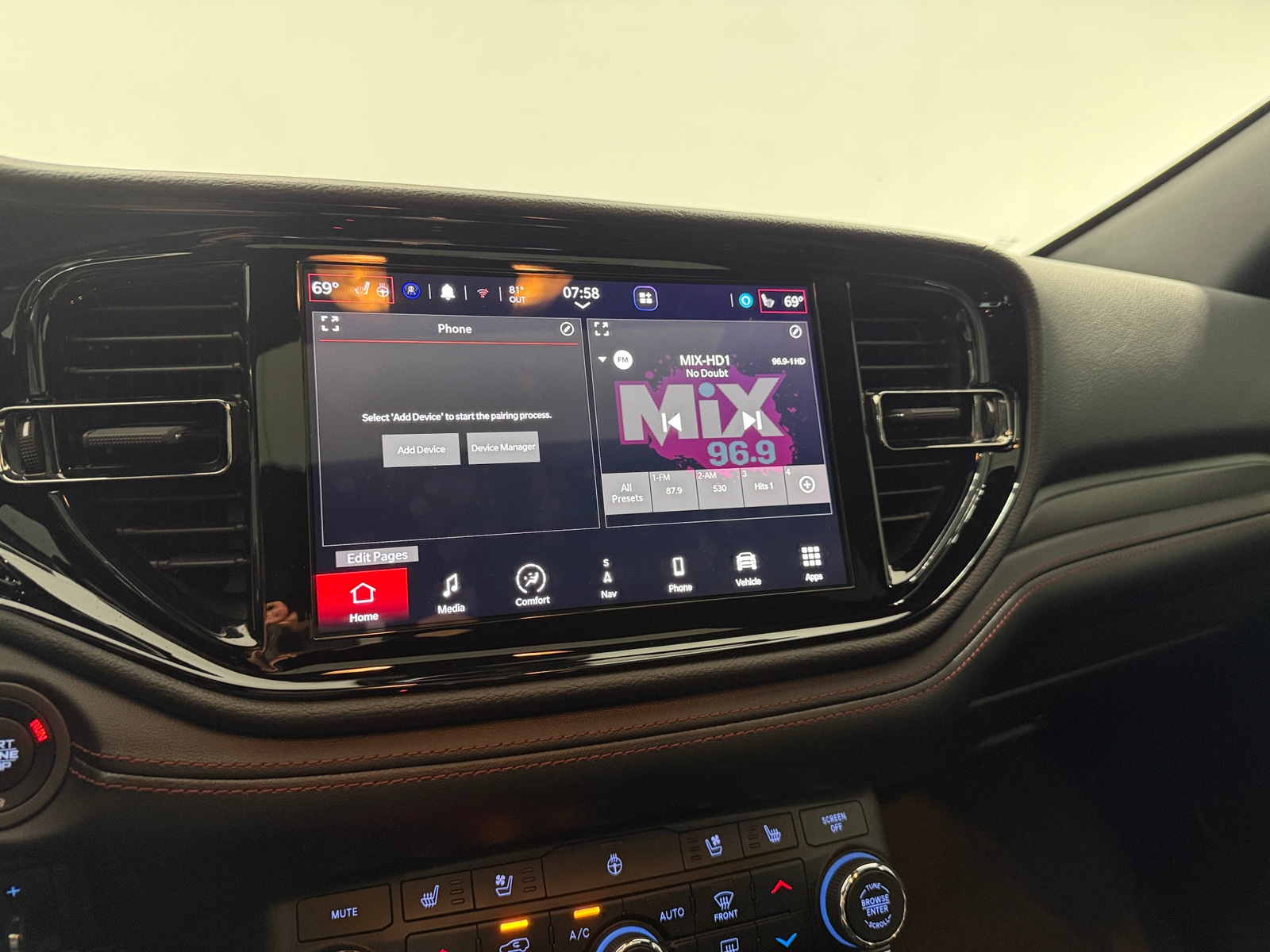 Thumbnail: 2023 Dodge Durango - 4