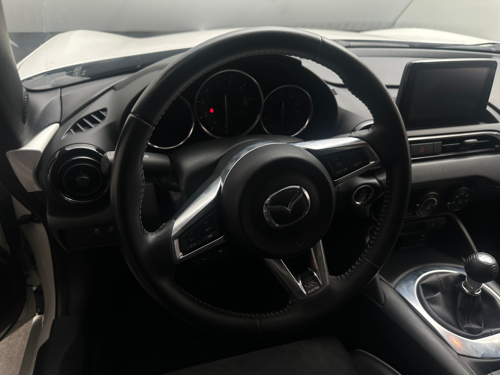 Thumbnail: 2023 Mazda MX-5 Miata - 5
